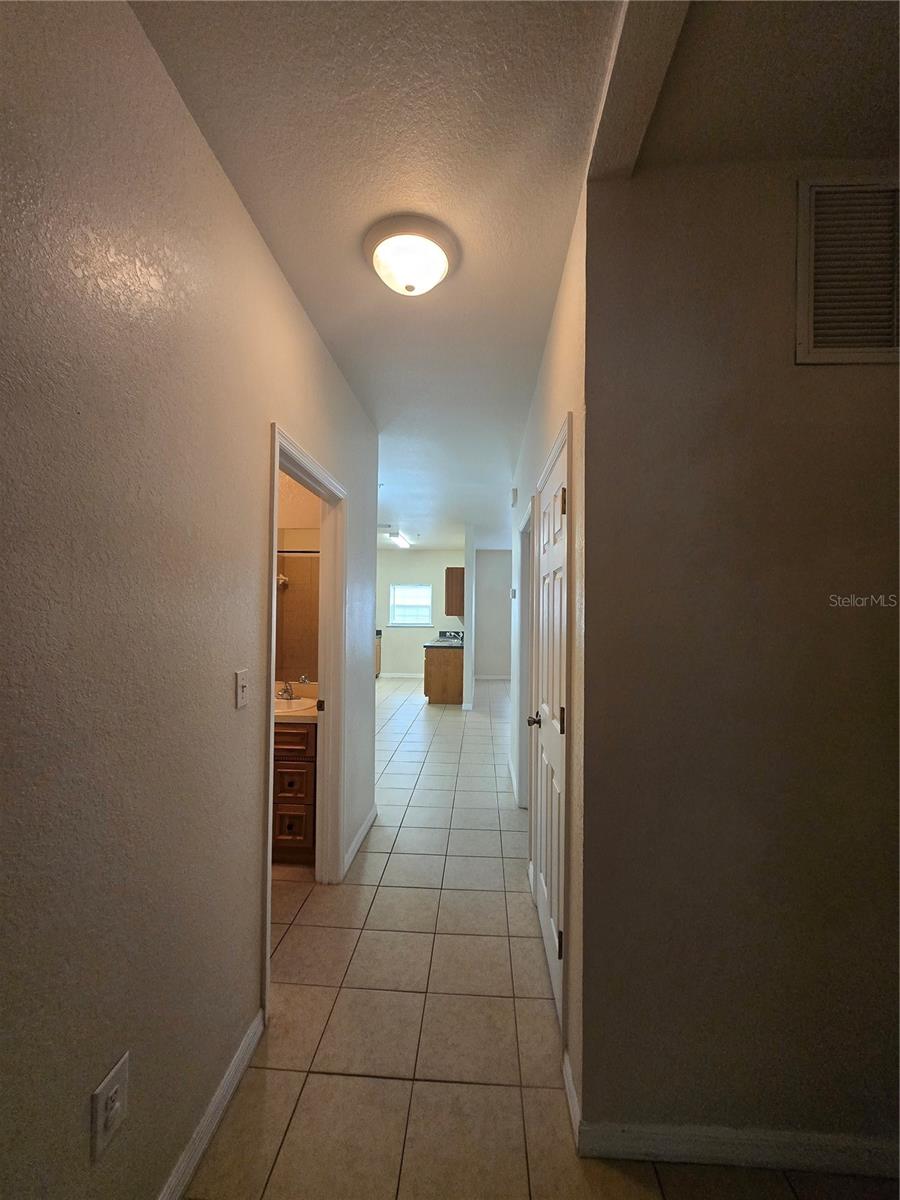 EAGLE TRACE TOWNHOMES - Residential Lease