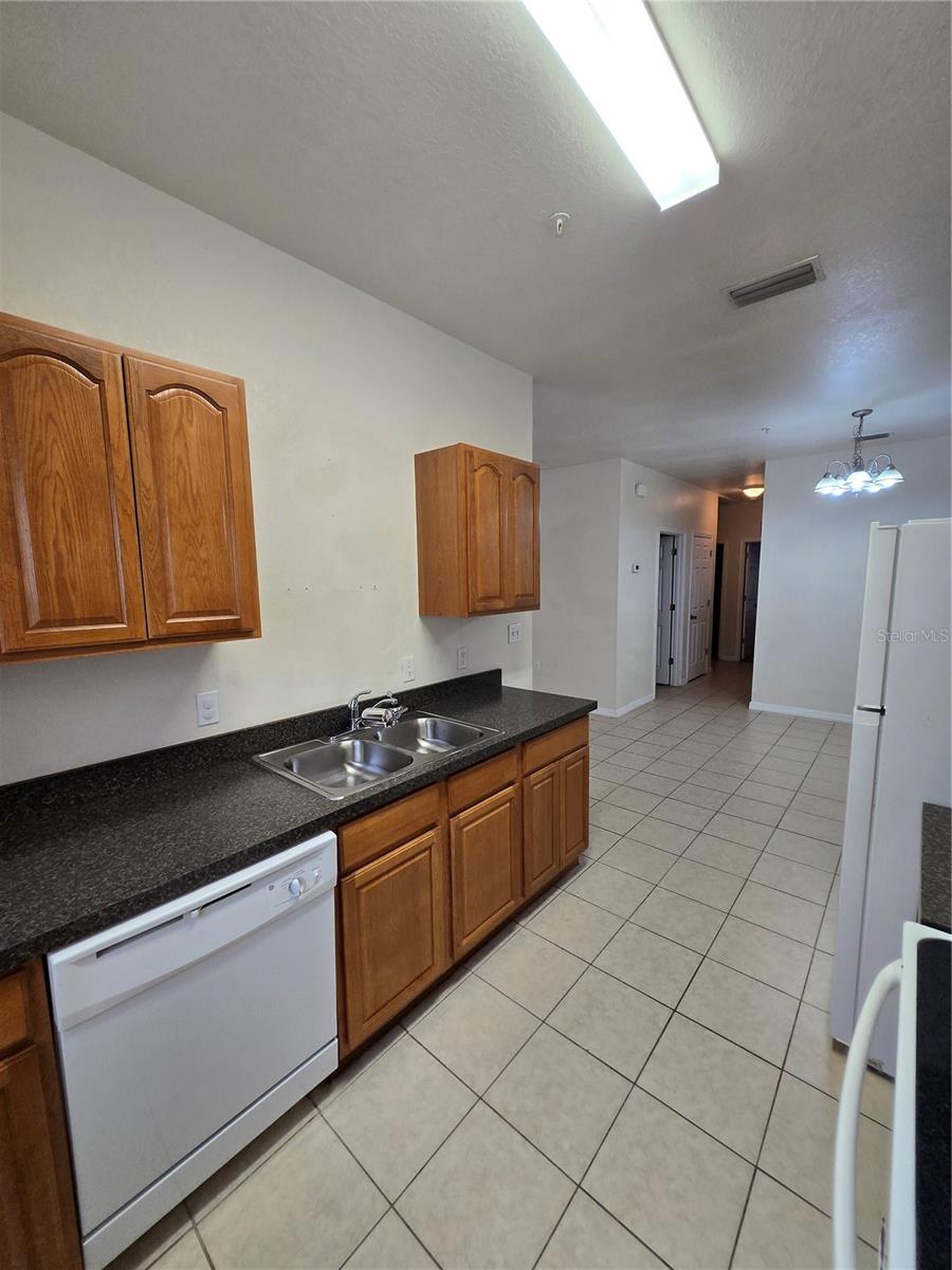 EAGLE TRACE TOWNHOMES - Residential Lease