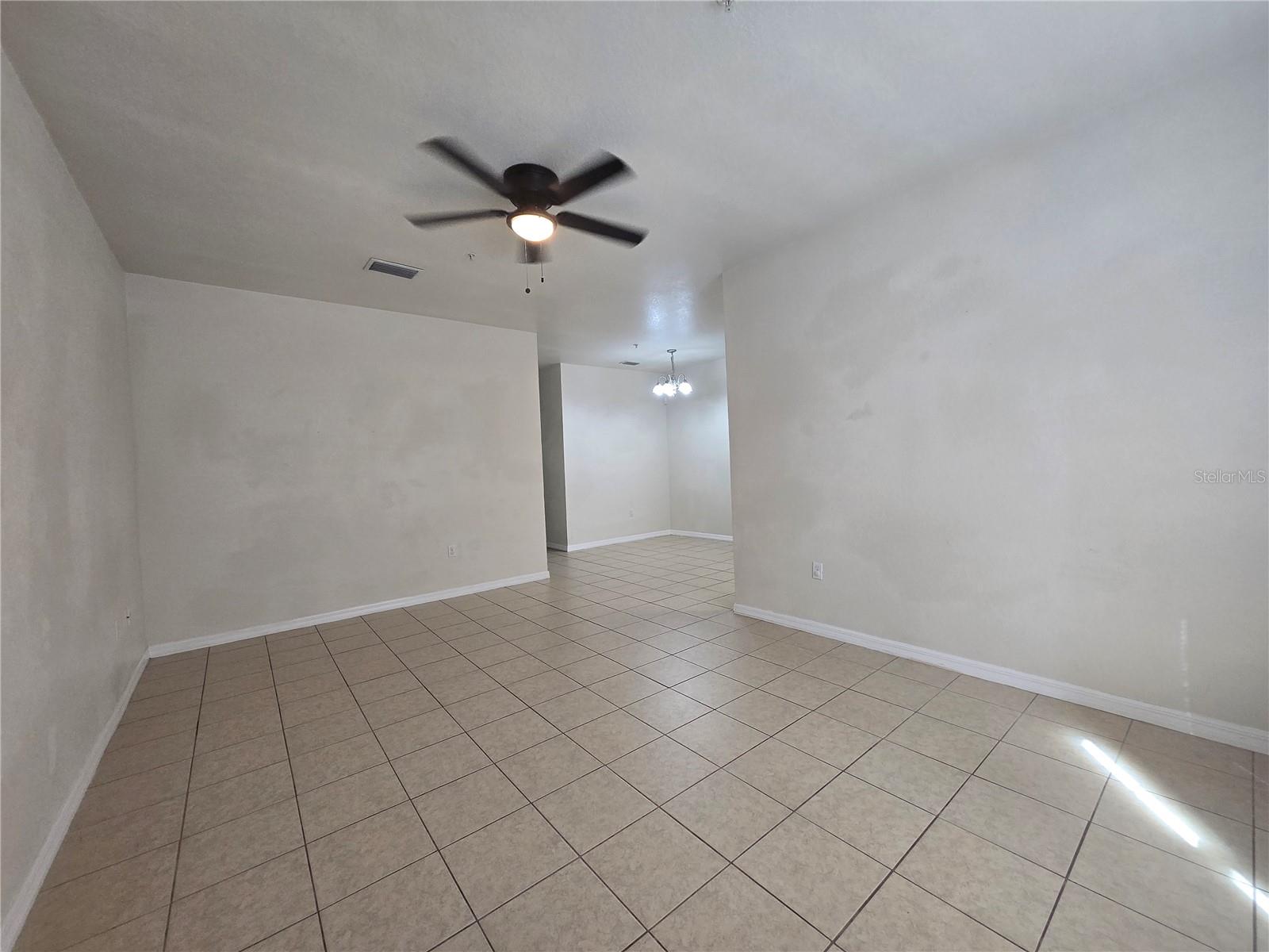 EAGLE TRACE TOWNHOMES - Residential Lease