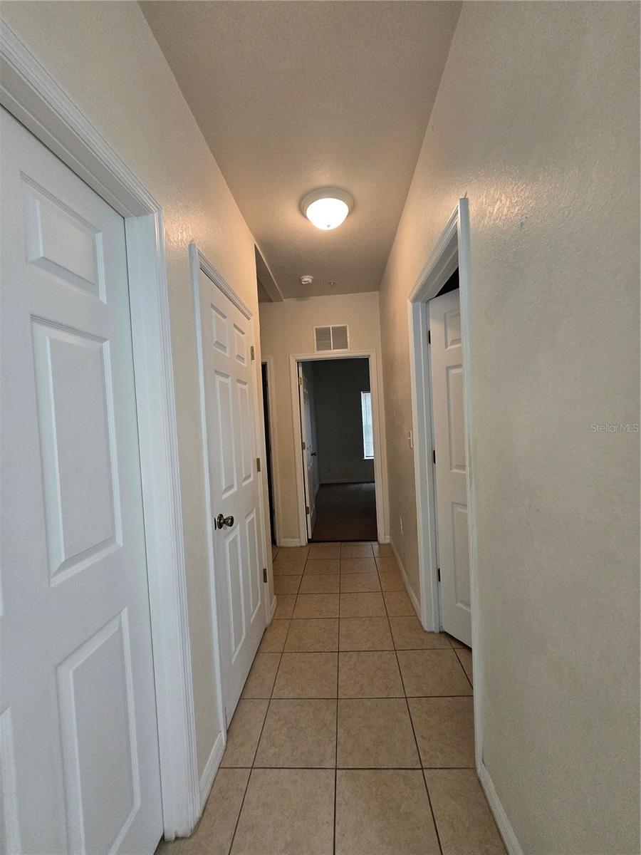 EAGLE TRACE TOWNHOMES - Residential Lease