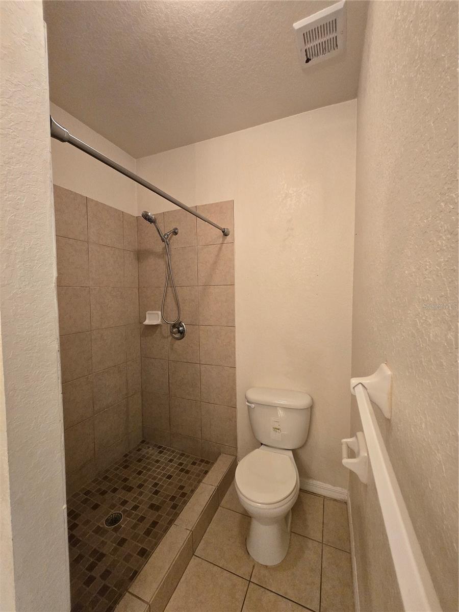 EAGLE TRACE TOWNHOMES - Residential Lease