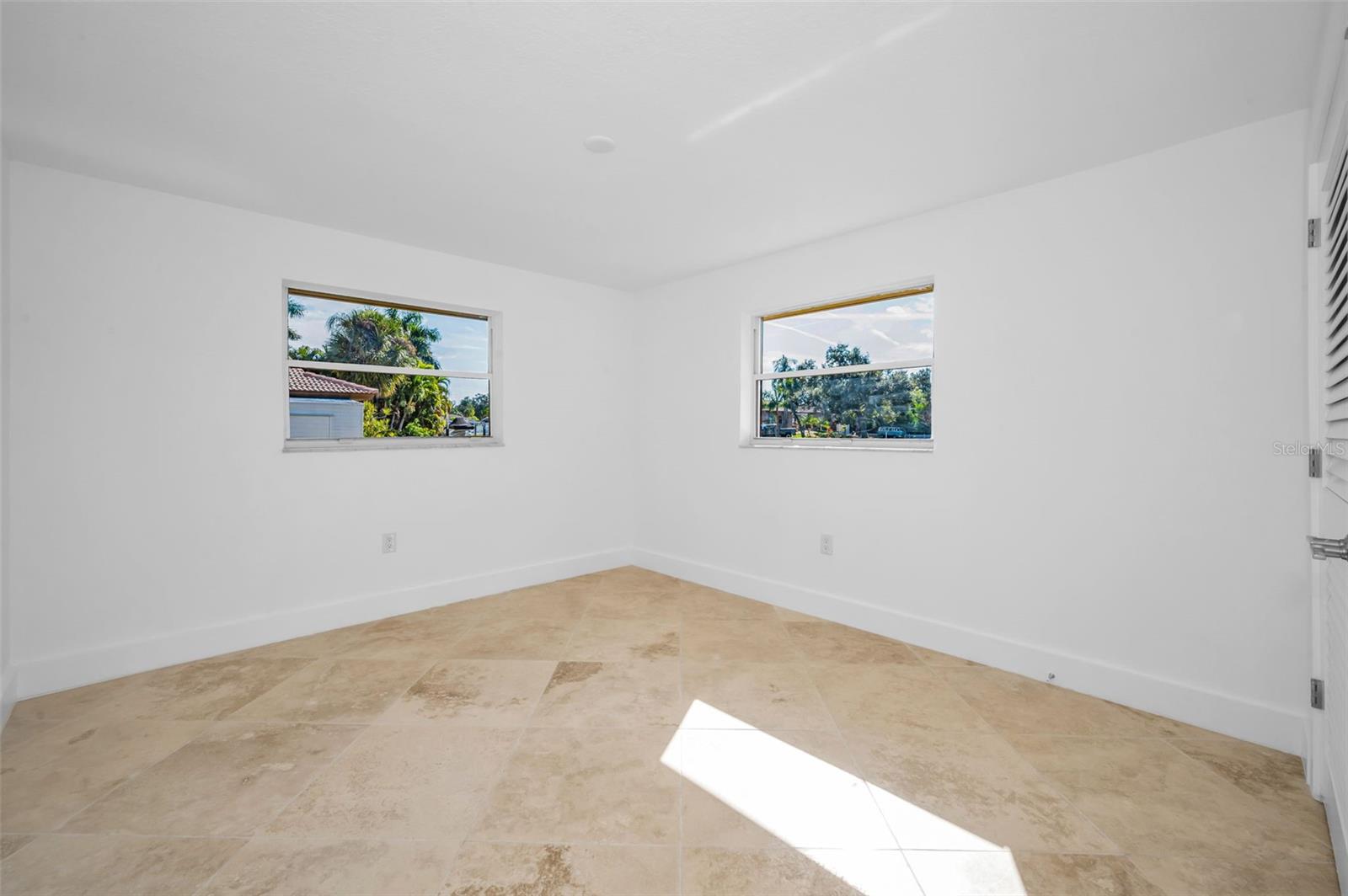 SHARON OAKS - Residential