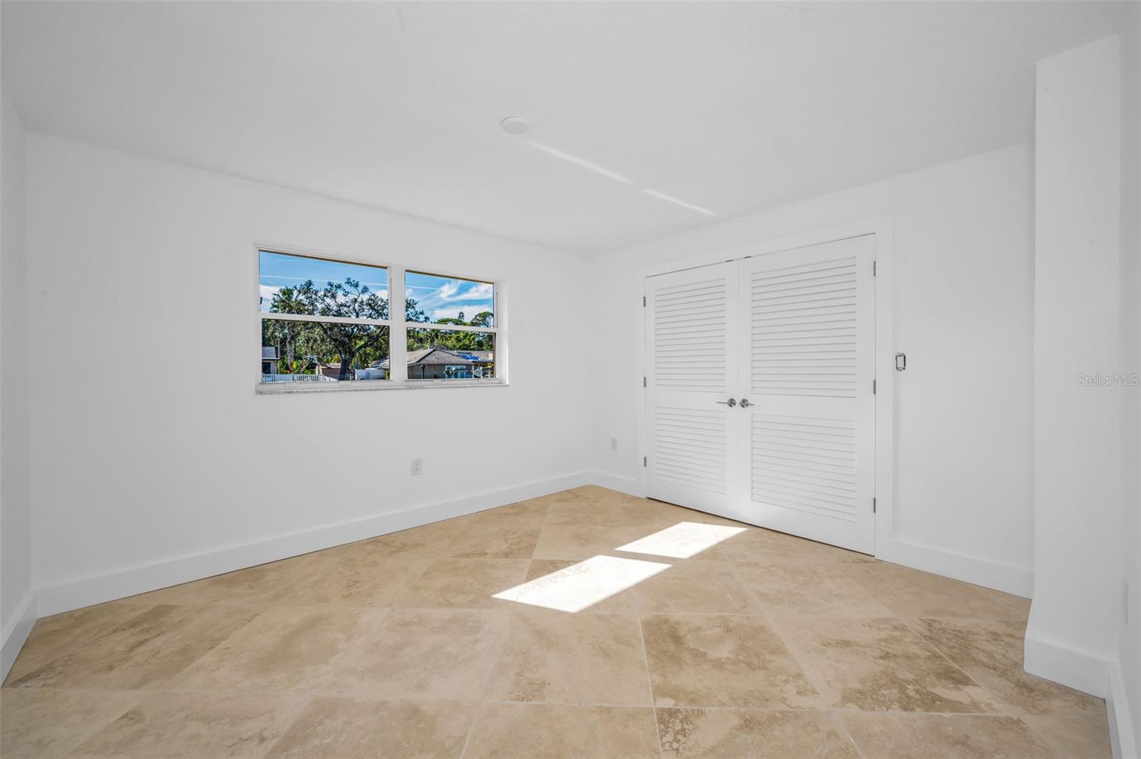 SHARON OAKS - Residential