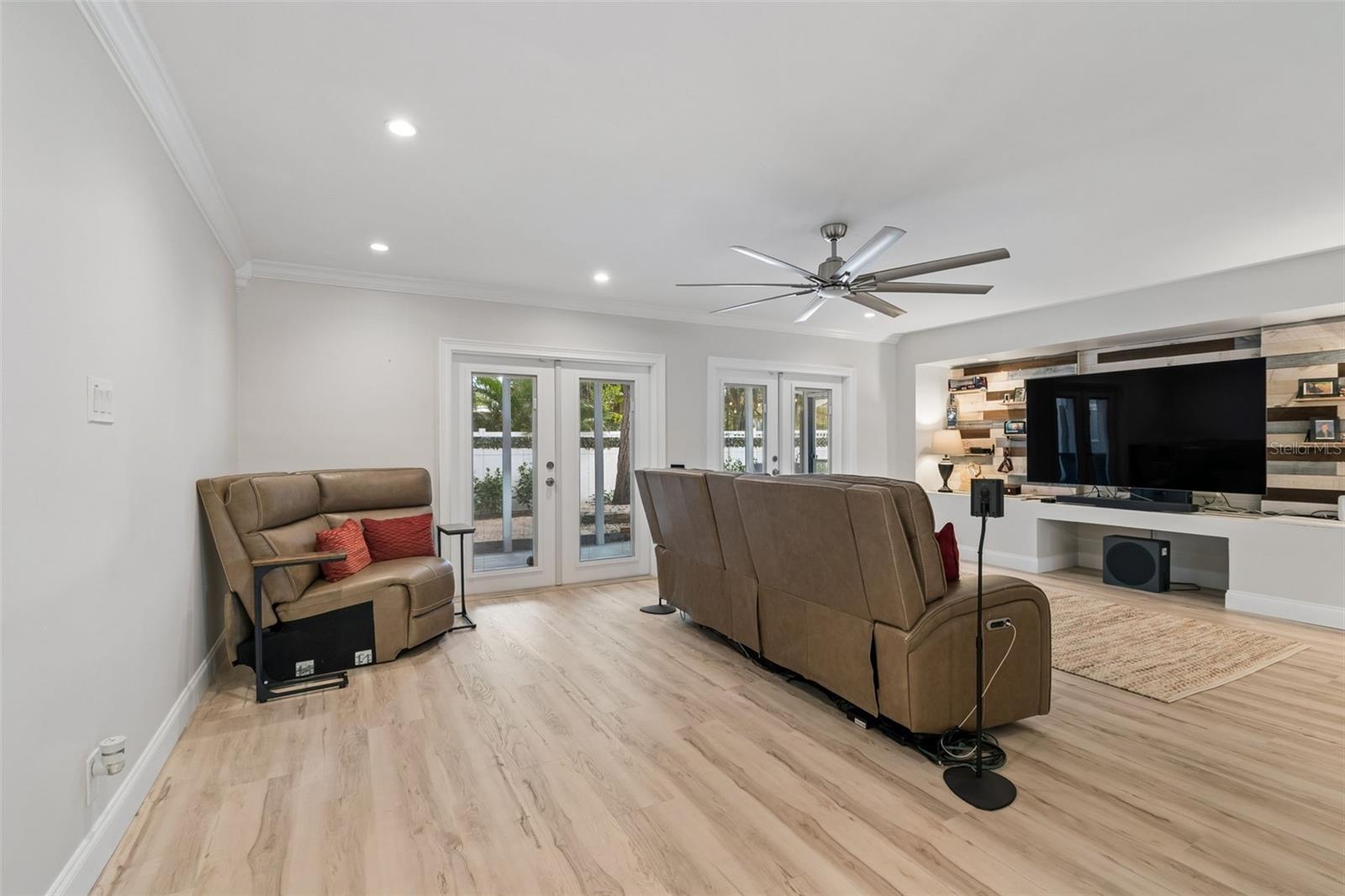 VILLA PARK ESTATES - Residential