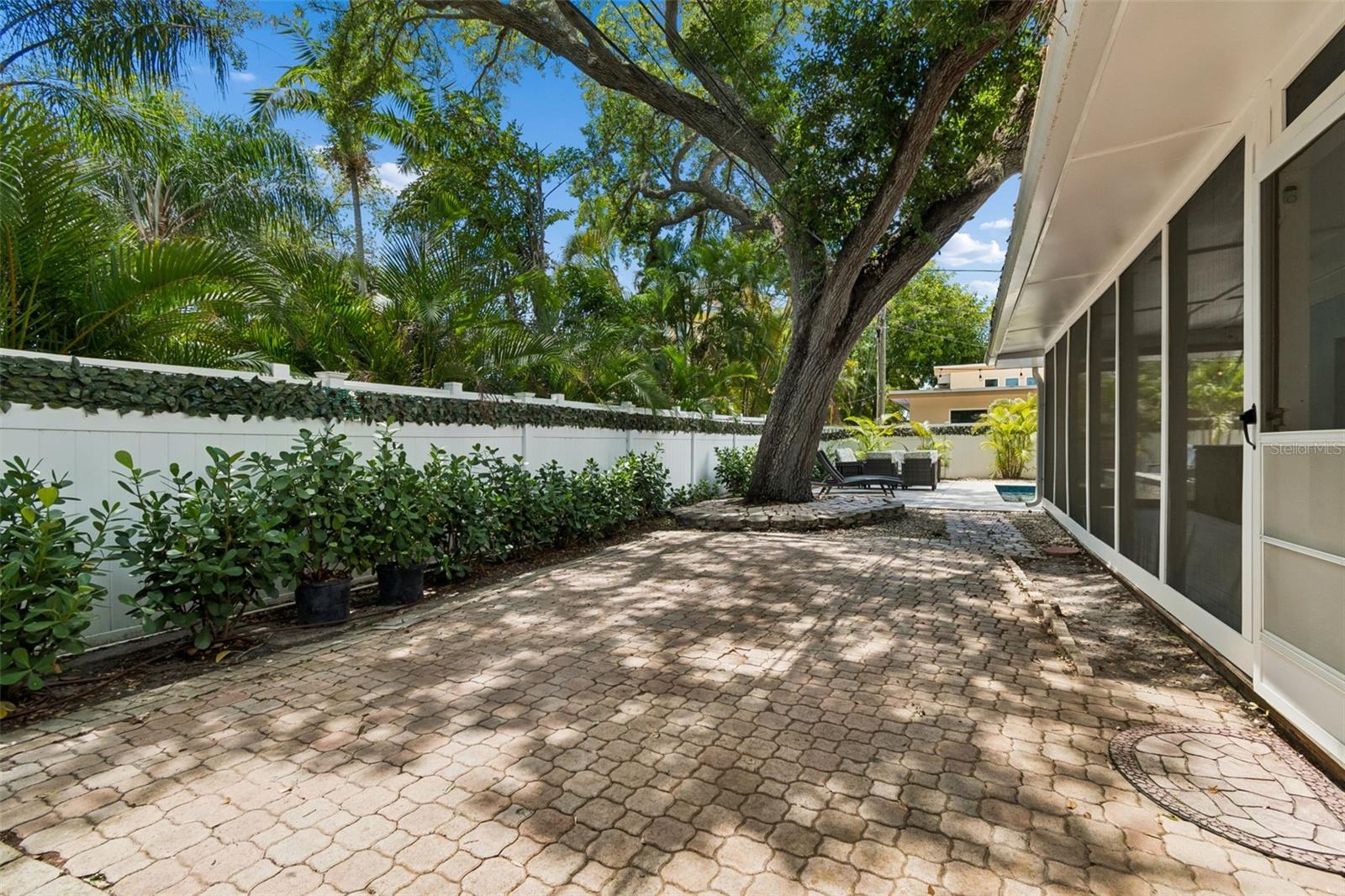 VILLA PARK ESTATES - Residential