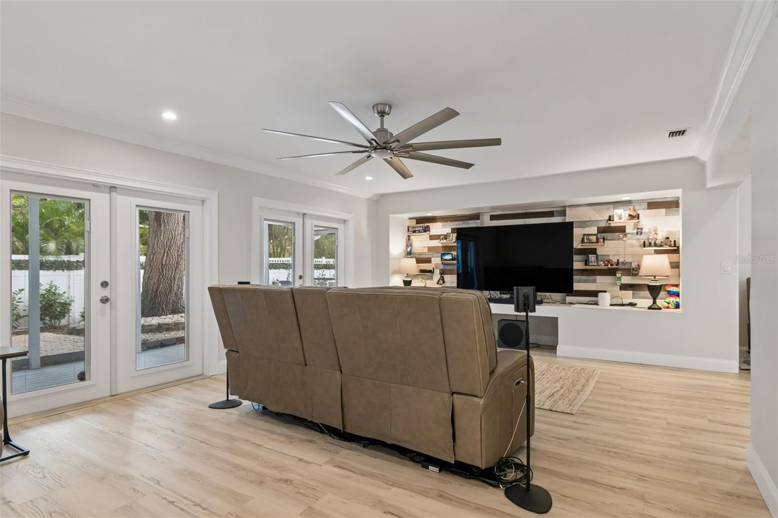 VILLA PARK ESTATES - Residential