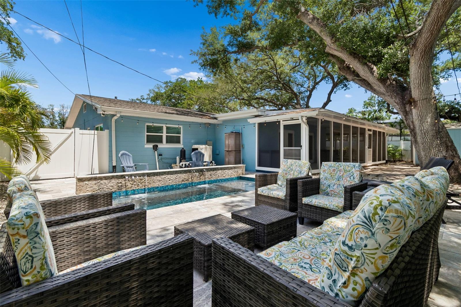 VILLA PARK ESTATES - Residential