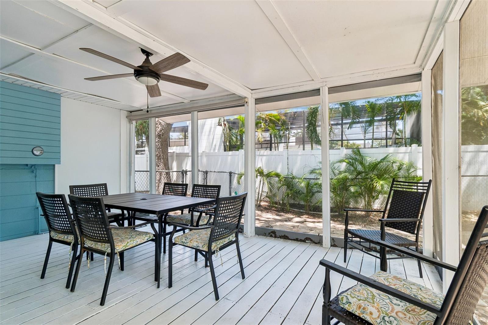 VILLA PARK ESTATES - Residential