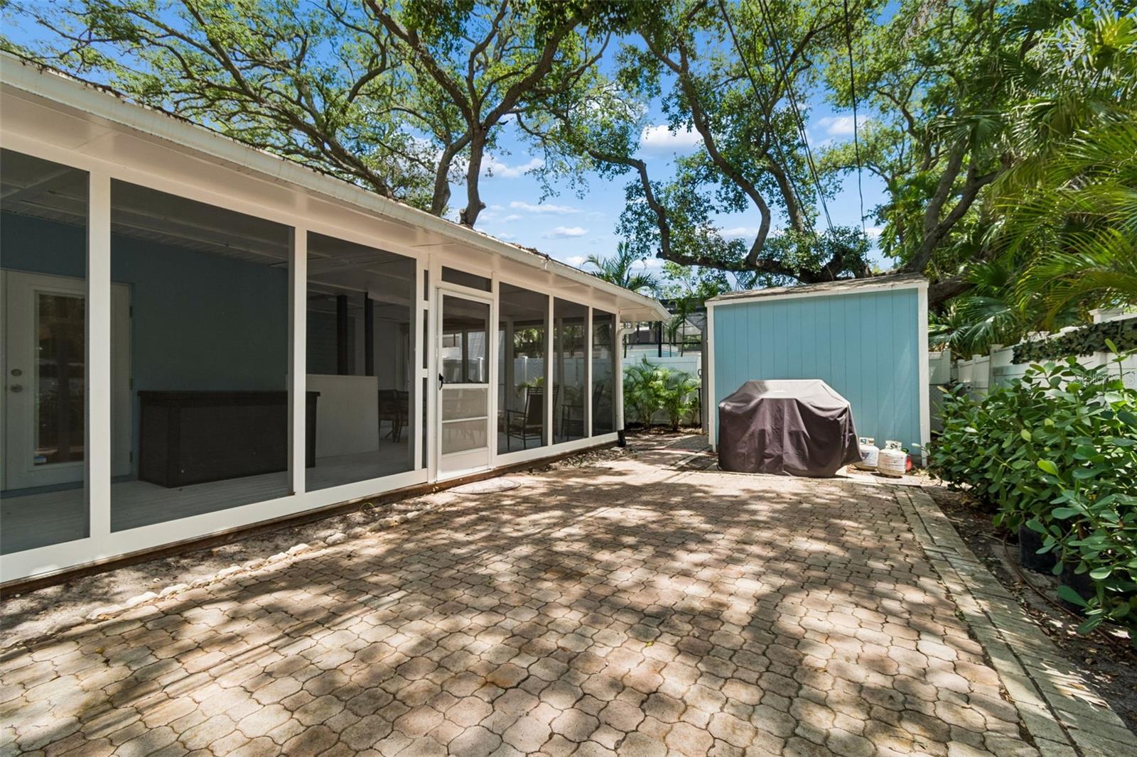 VILLA PARK ESTATES - Residential