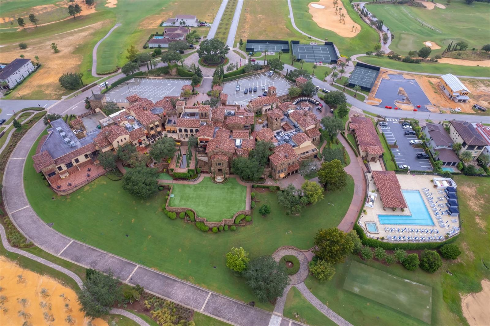 BELLA COLLINA - Land