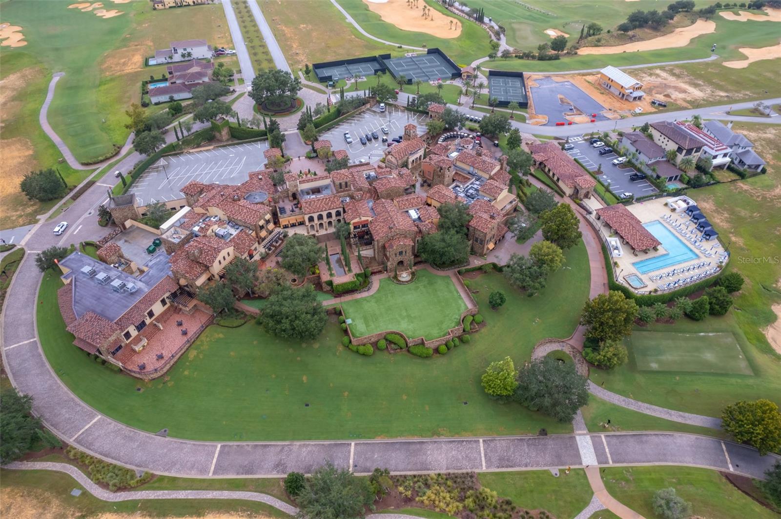 BELLA COLLINA - Land