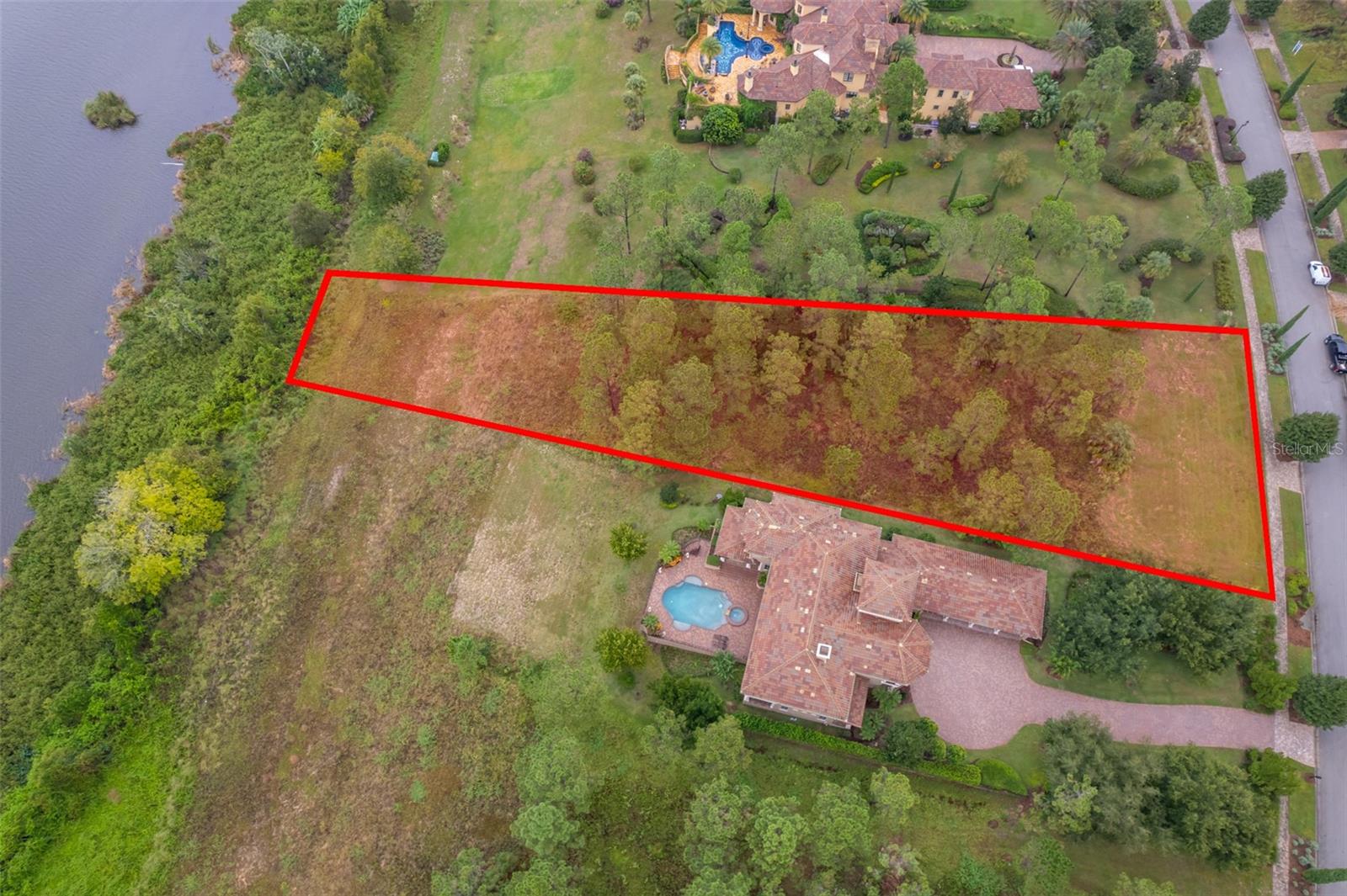 BELLA COLLINA - Land