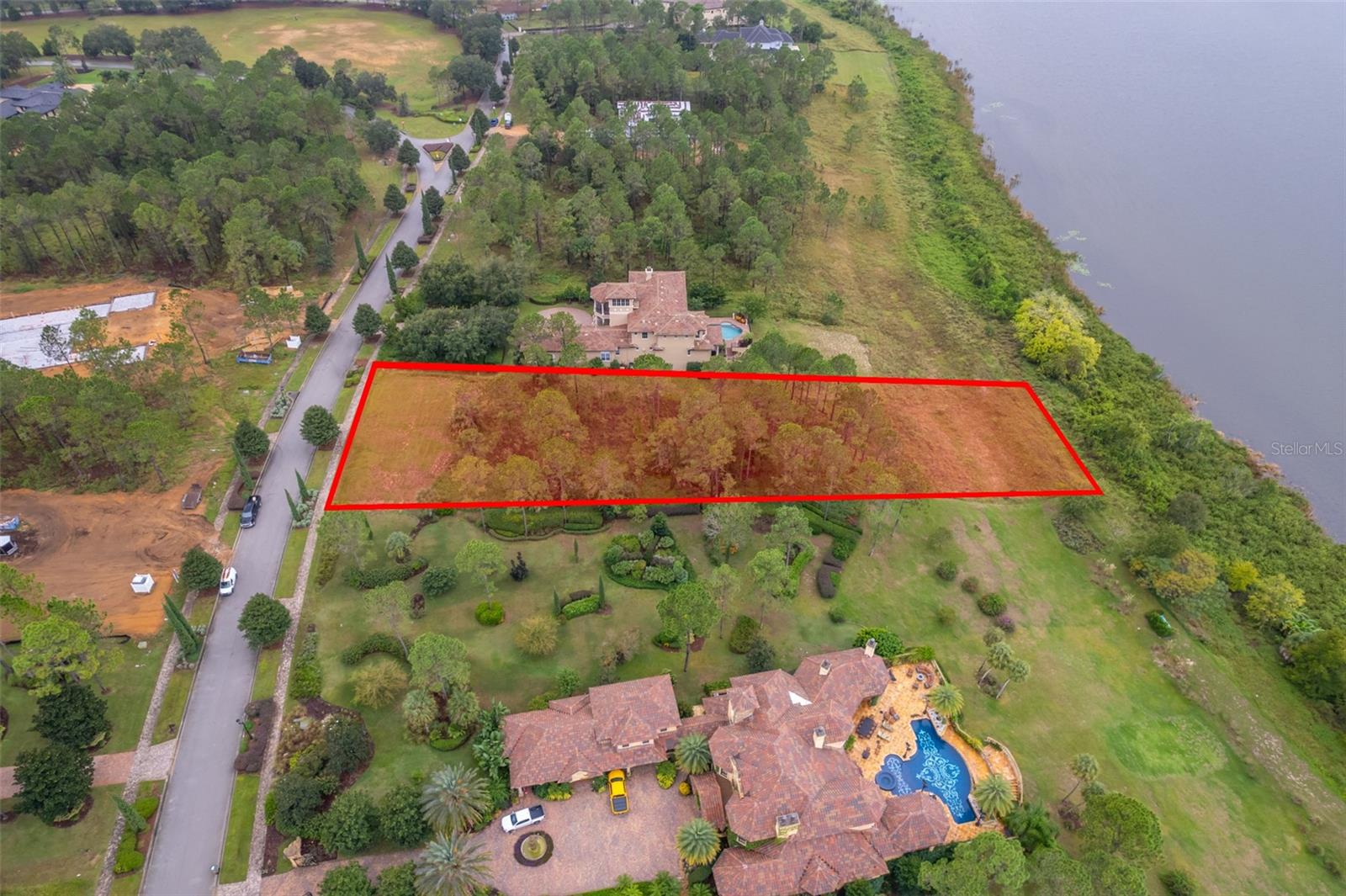 BELLA COLLINA - Land