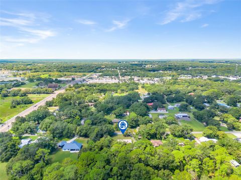 A home in LAKELAND