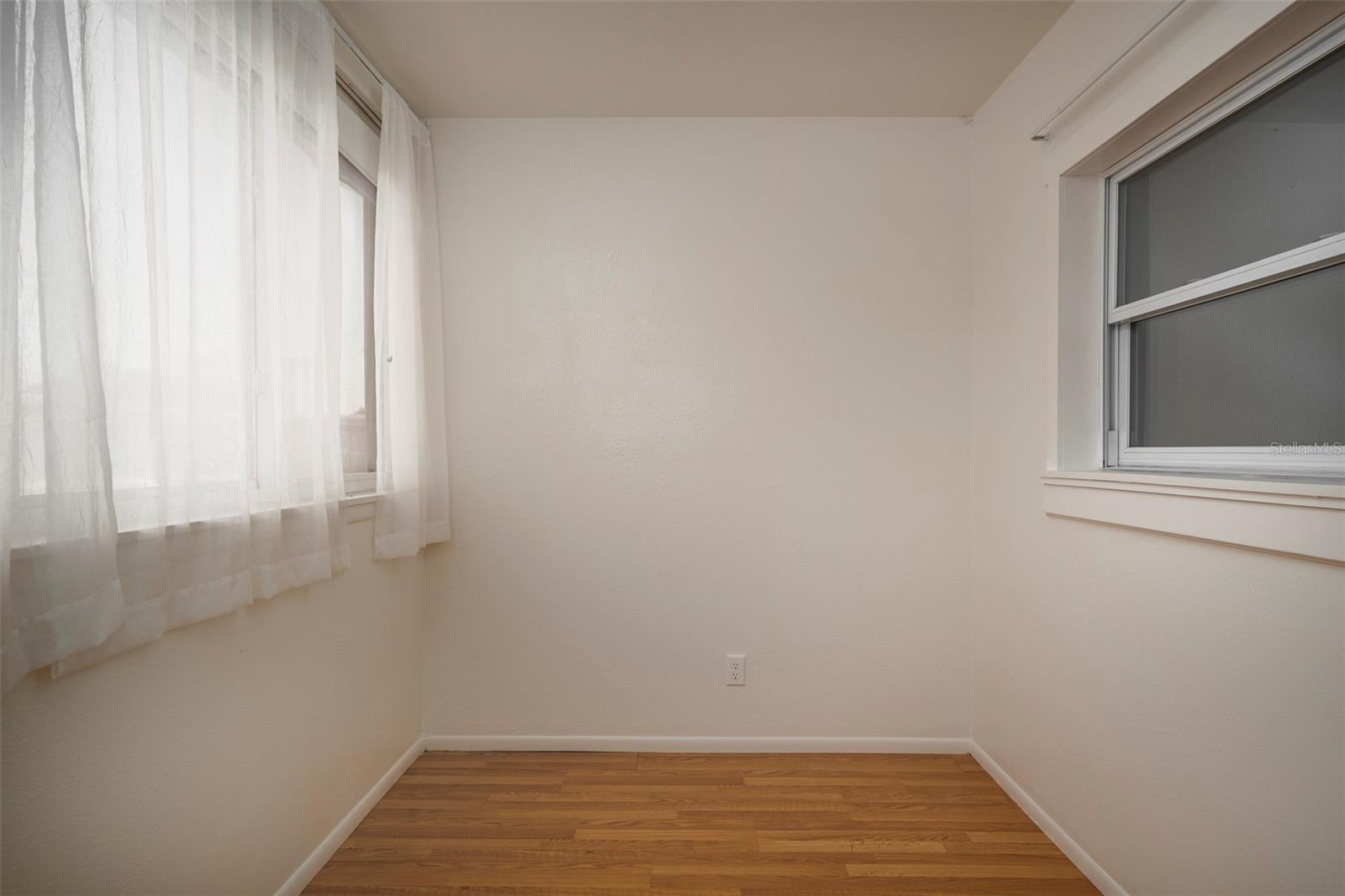 TYRONE 05 AVE - Residential