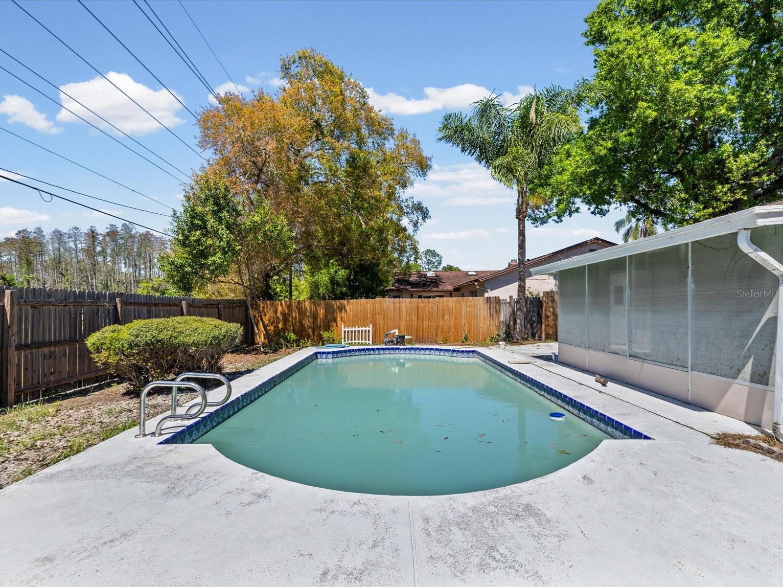 HENDERSON ROAD SUB UNI - Residential