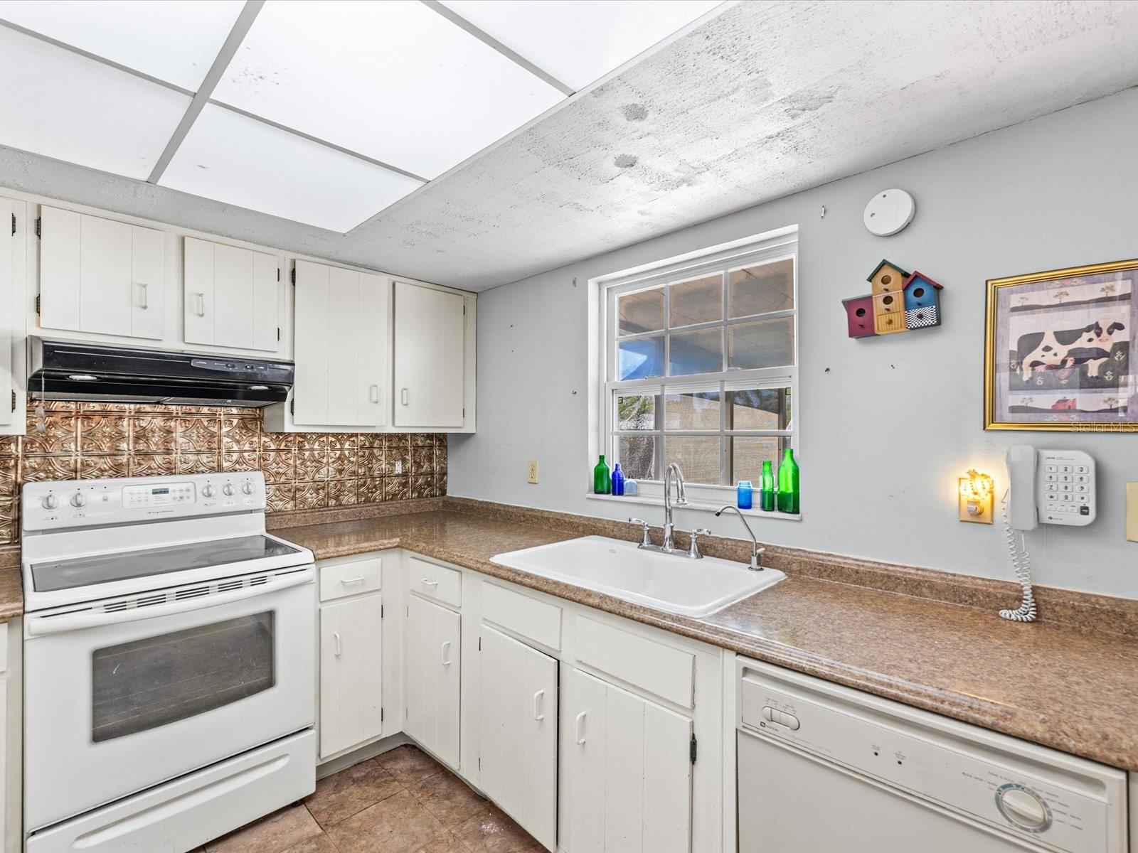 HENDERSON ROAD SUB UNI - Residential