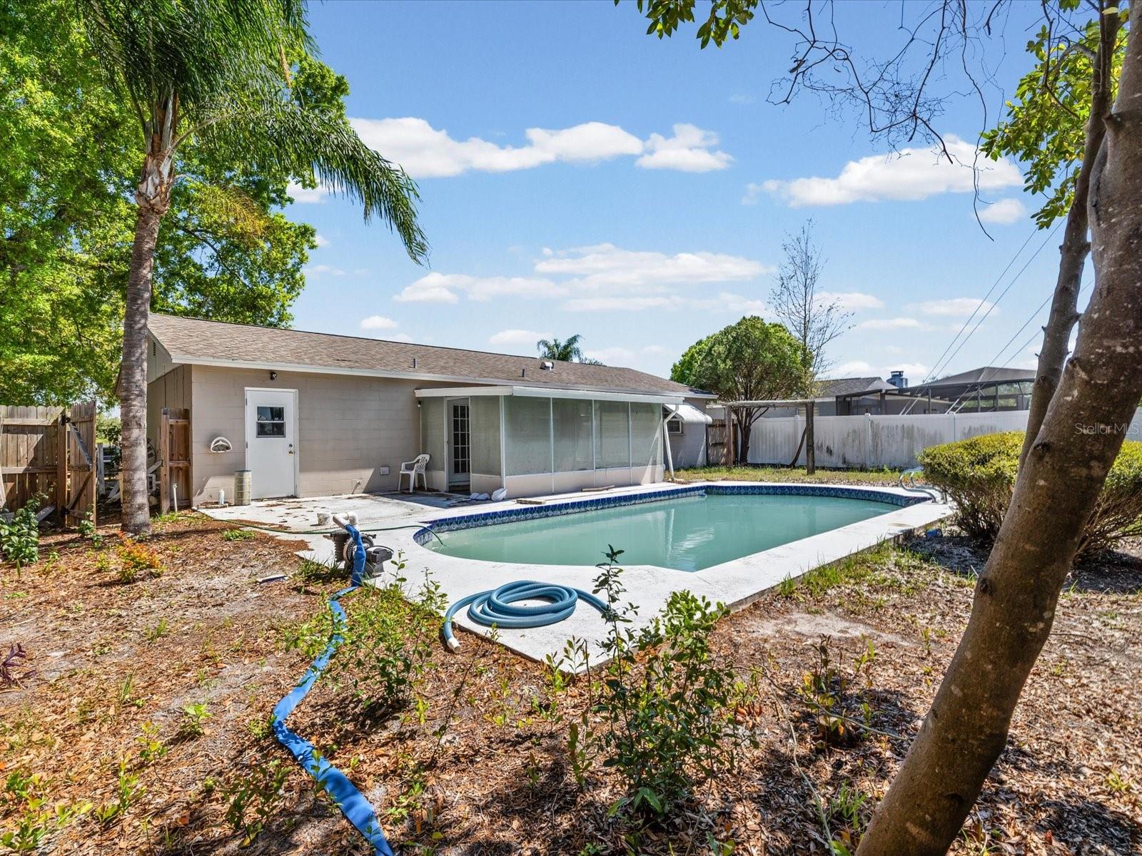 HENDERSON ROAD SUB UNI - Residential