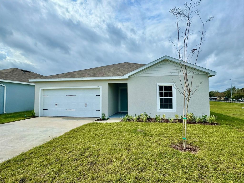 Photo of 506 Eagle Landing Boulevard, Winter Haven, FL 33880 (MLS # S5145912)