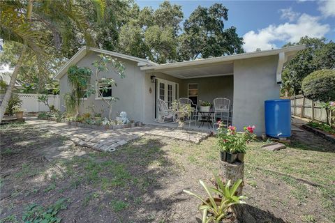 A home in SEMINOLE