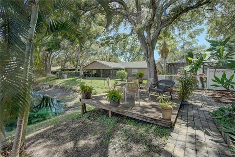 A home in SEMINOLE