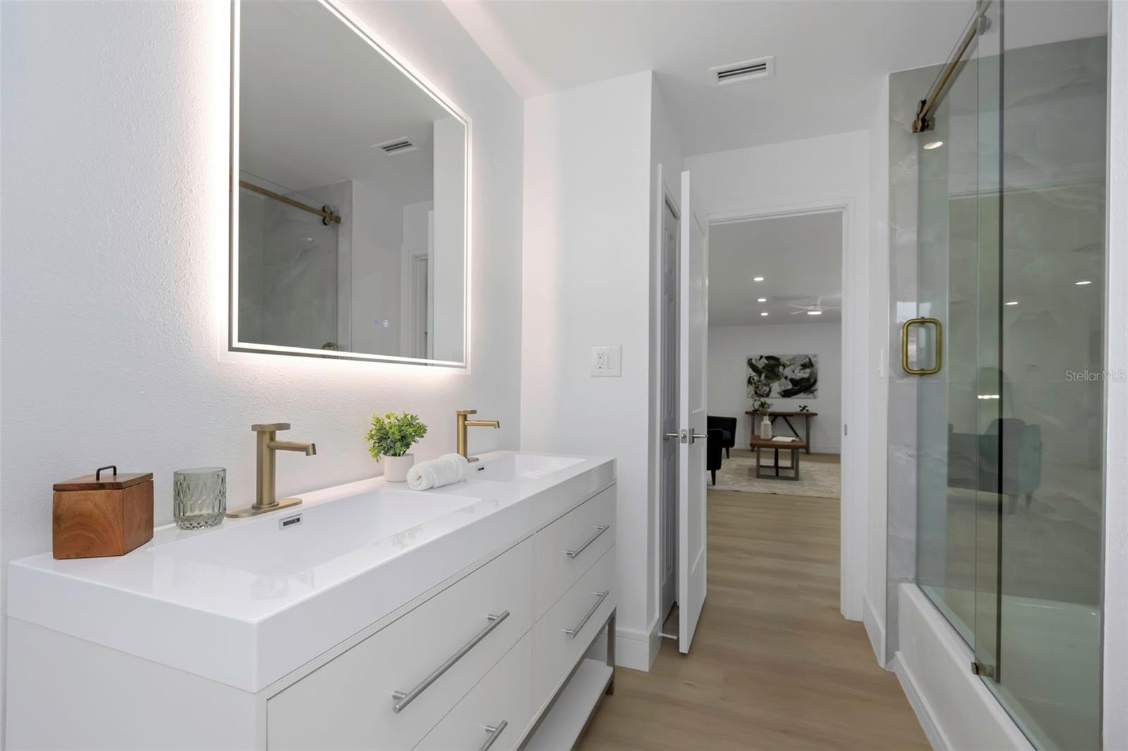 APOLLO BEACH UNIT 13 PT 1 RE - Residential