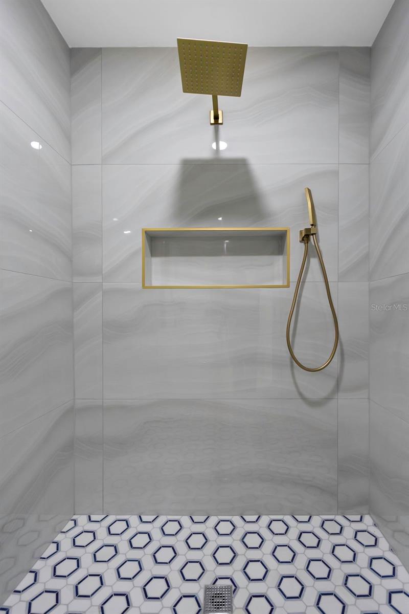 APOLLO BEACH UNIT 13 PT 1 RE - Residential