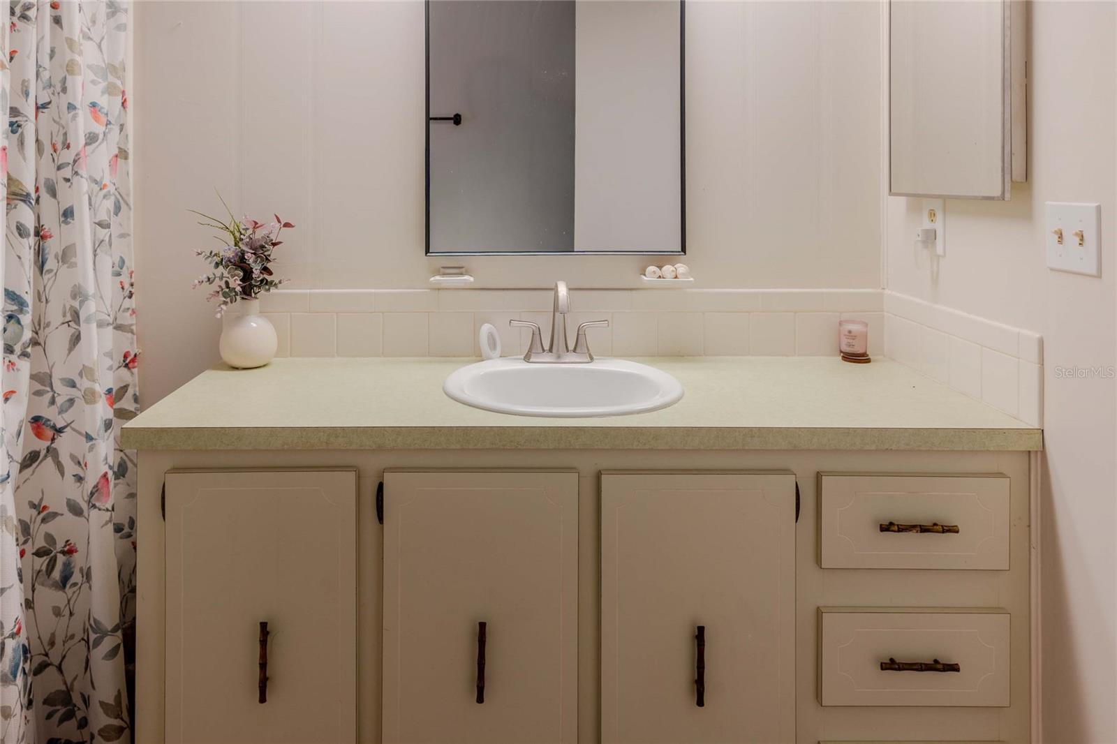 MAPLE LEAF ESTATES - Residential