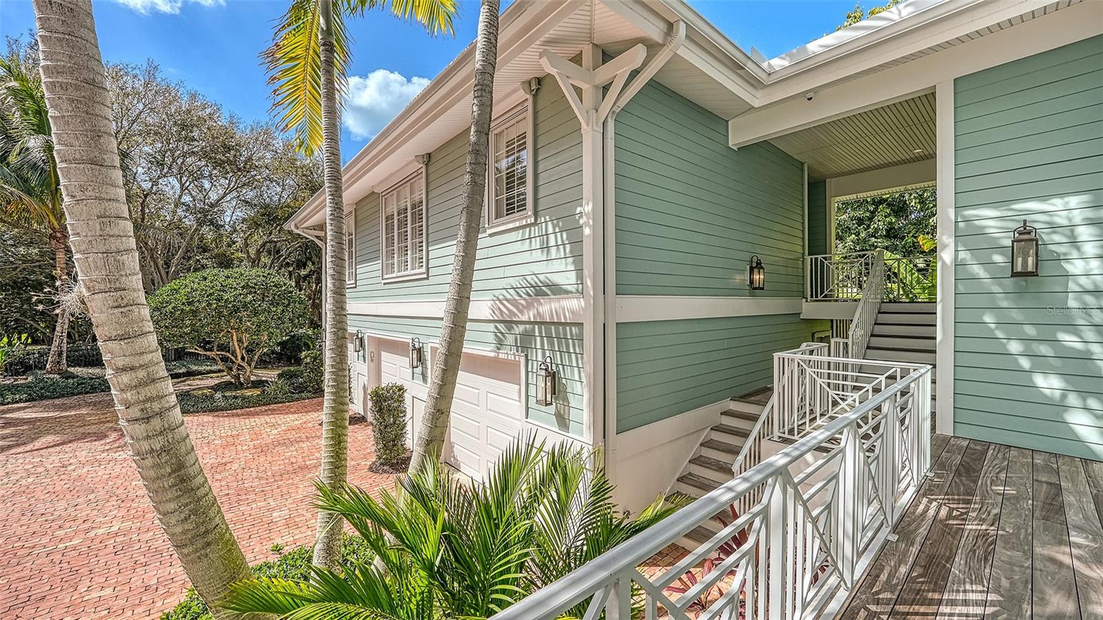 COCOANUT BAYOU - Residential