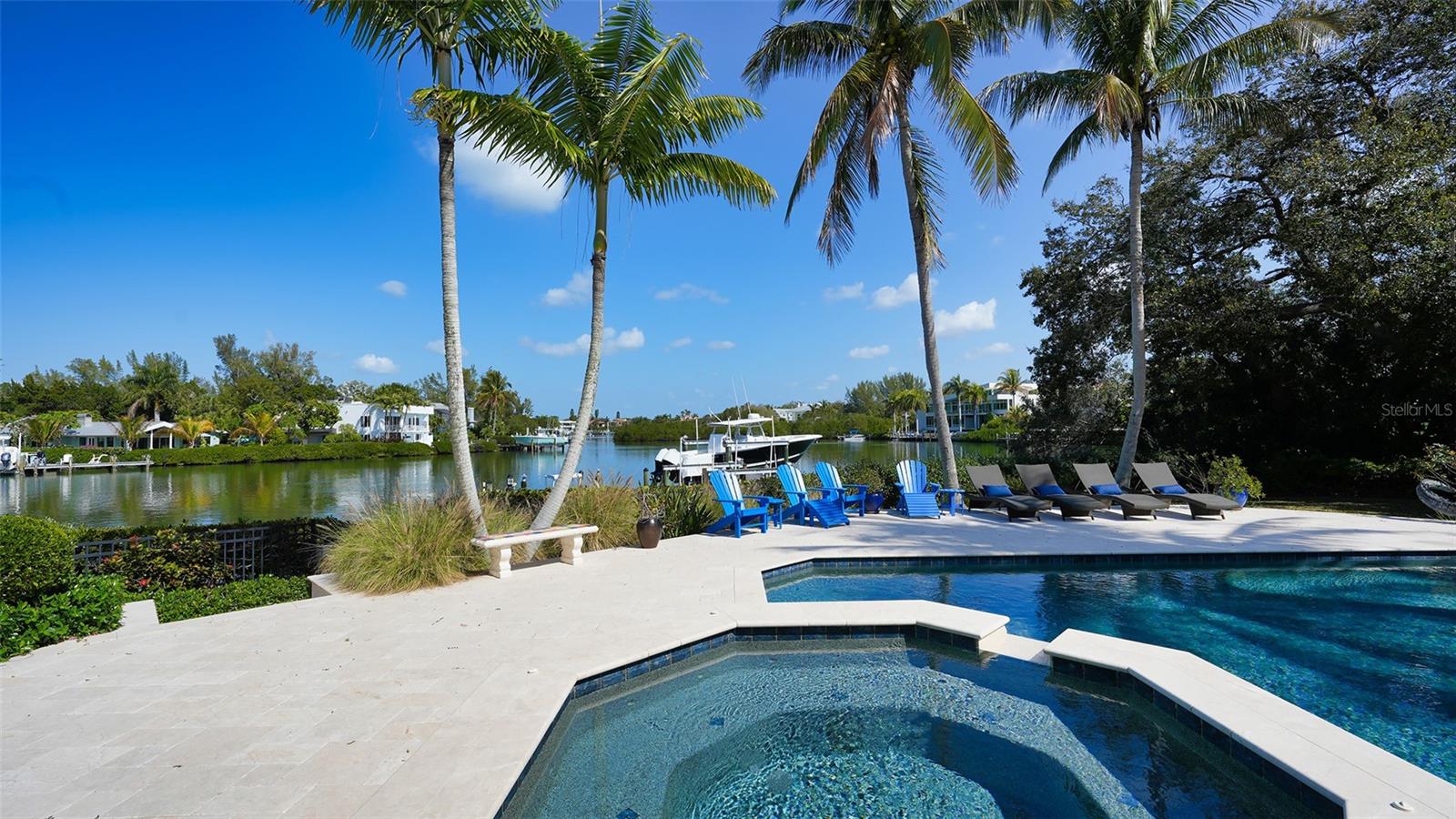 COCOANUT BAYOU - Residential