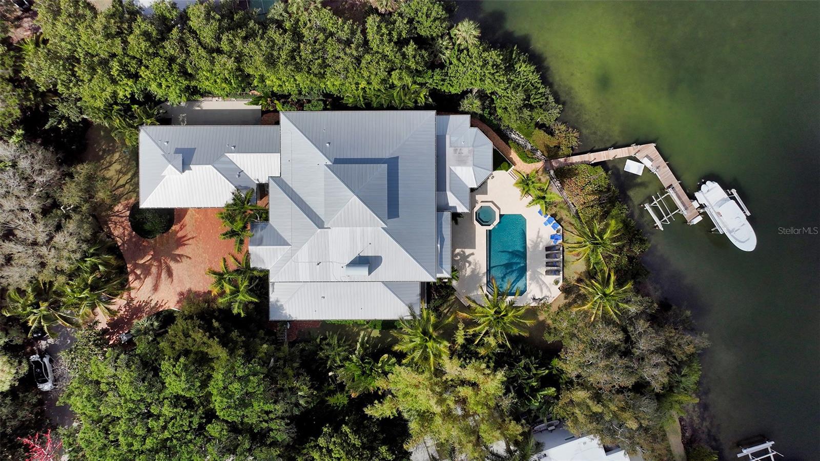 COCOANUT BAYOU - Residential