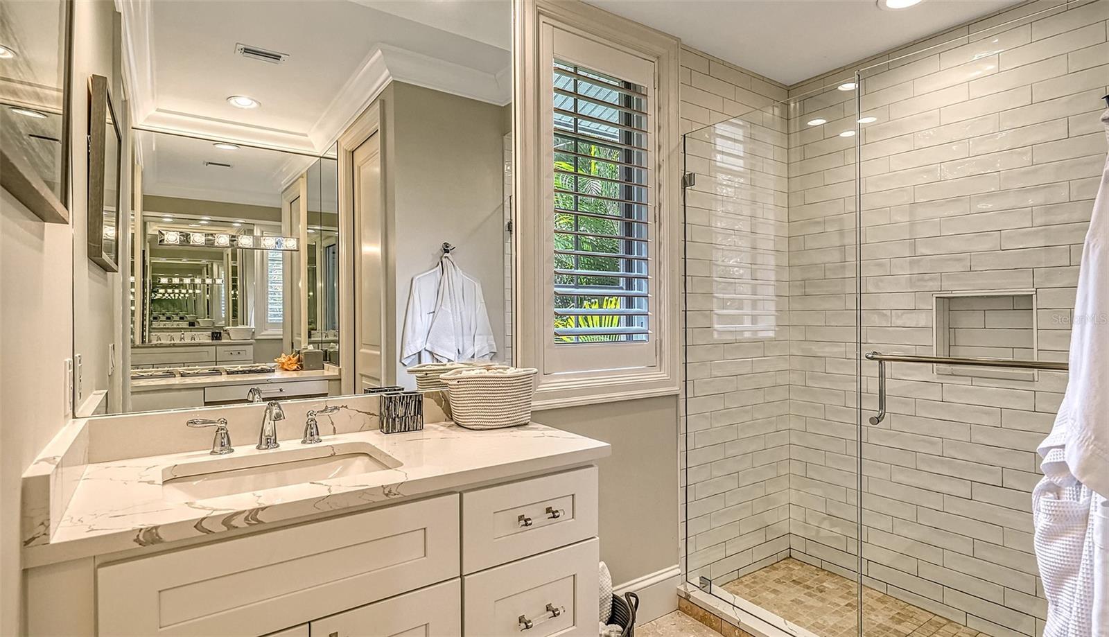 COCOANUT BAYOU - Residential