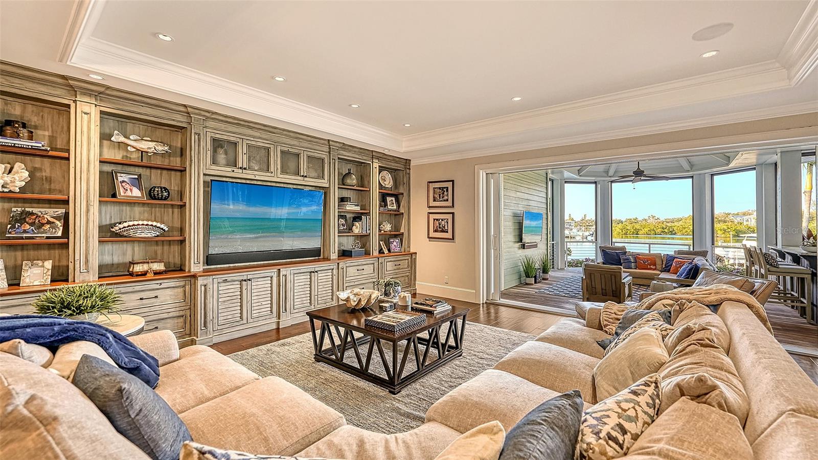 COCOANUT BAYOU - Residential