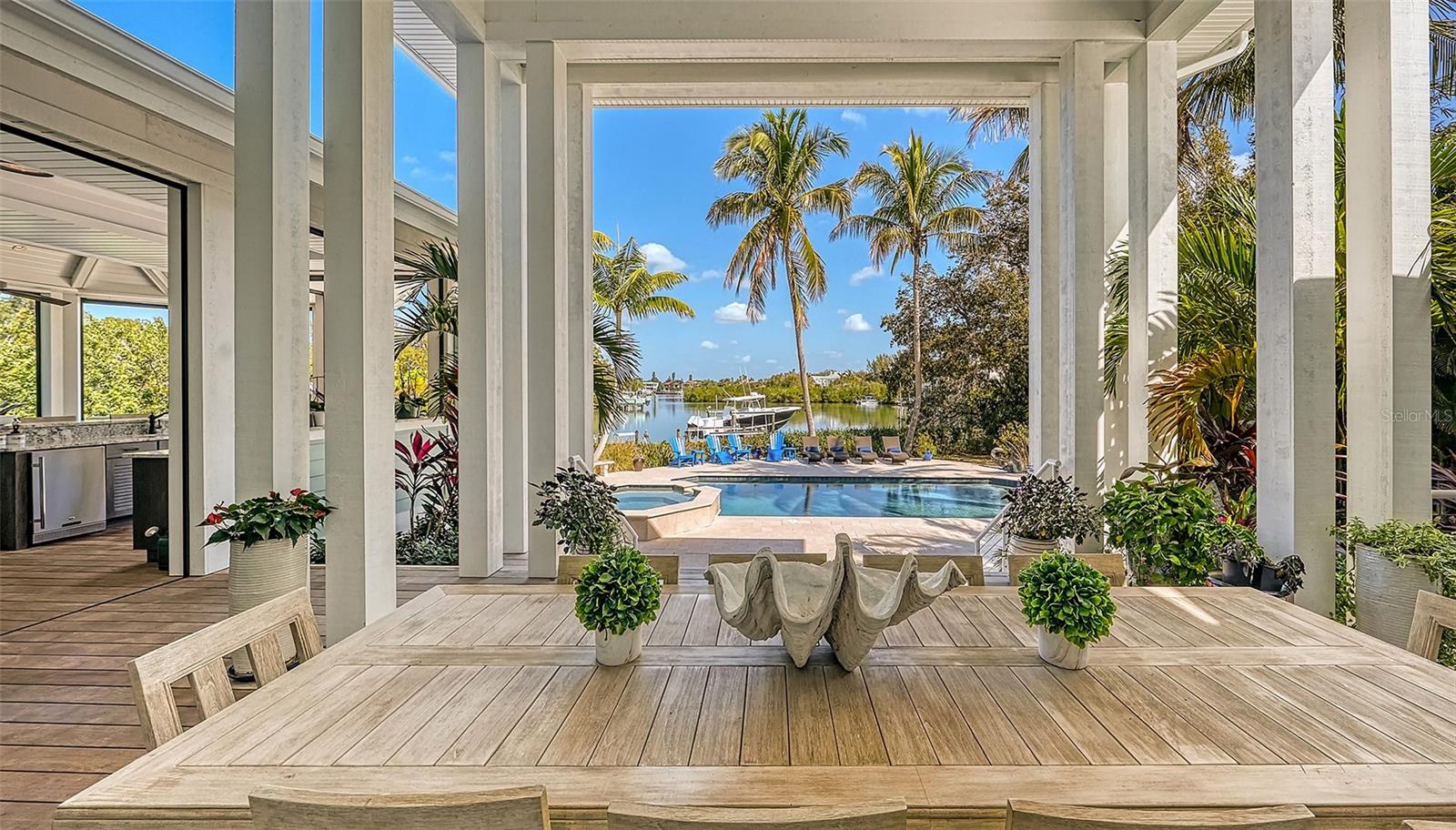 COCOANUT BAYOU - Residential