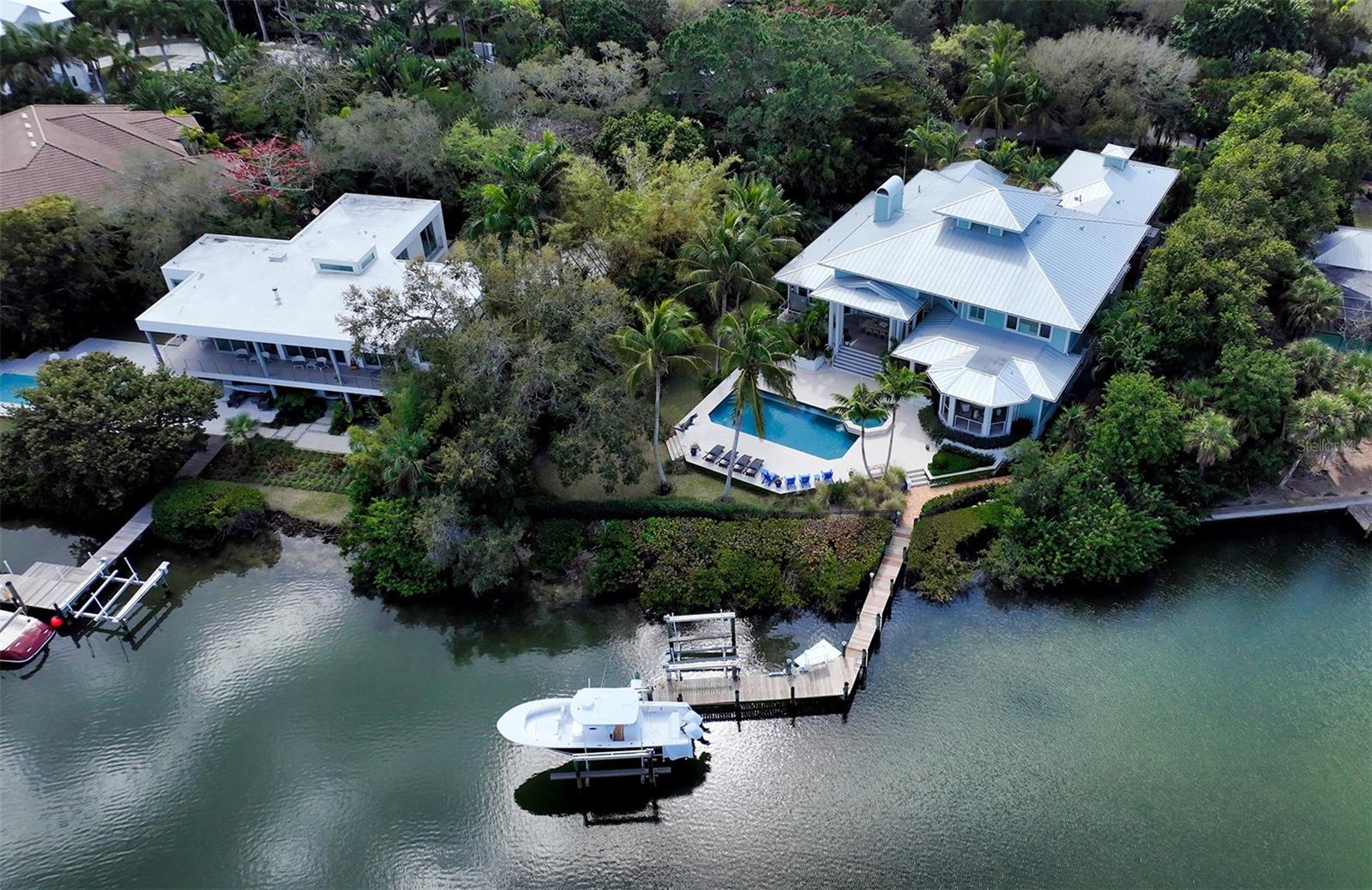 COCOANUT BAYOU - Residential