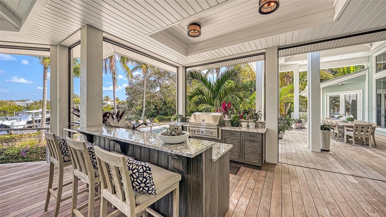 COCOANUT BAYOU - Residential