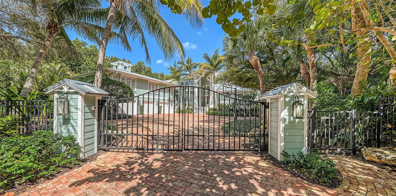 COCOANUT BAYOU - Residential