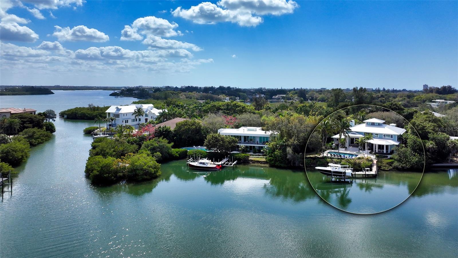 COCOANUT BAYOU - Residential