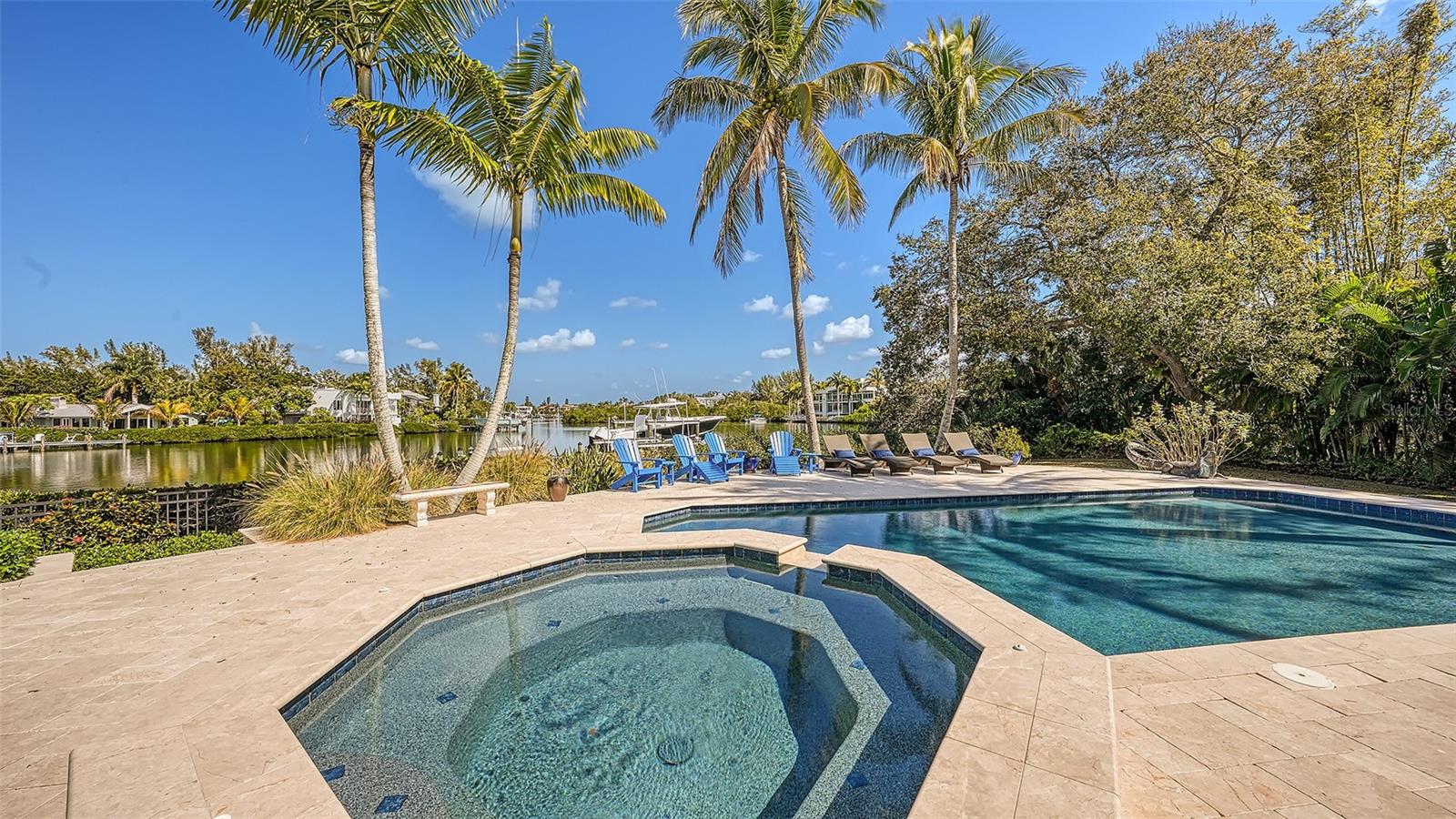 COCOANUT BAYOU - Residential