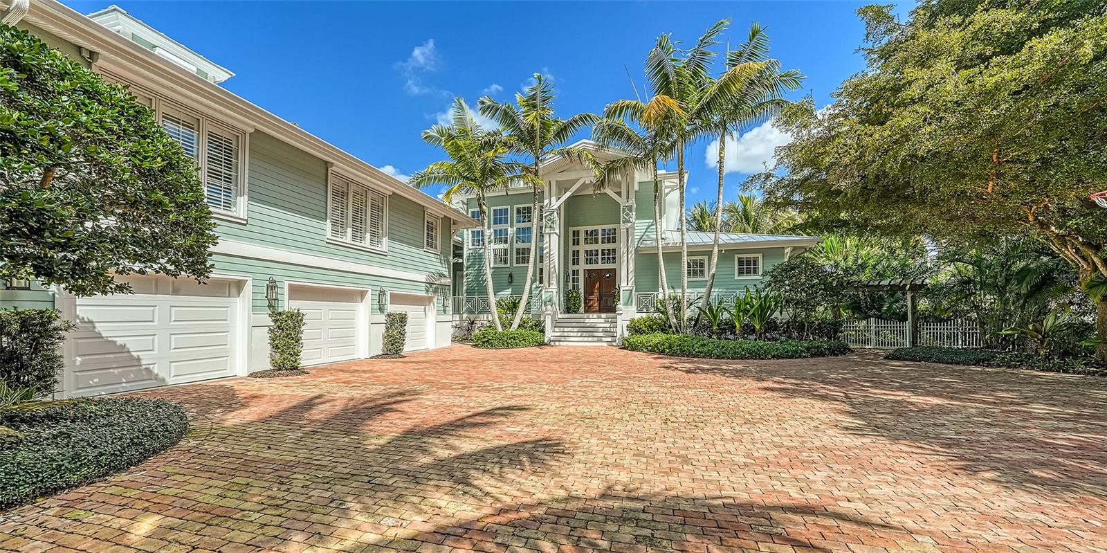 COCOANUT BAYOU - Residential