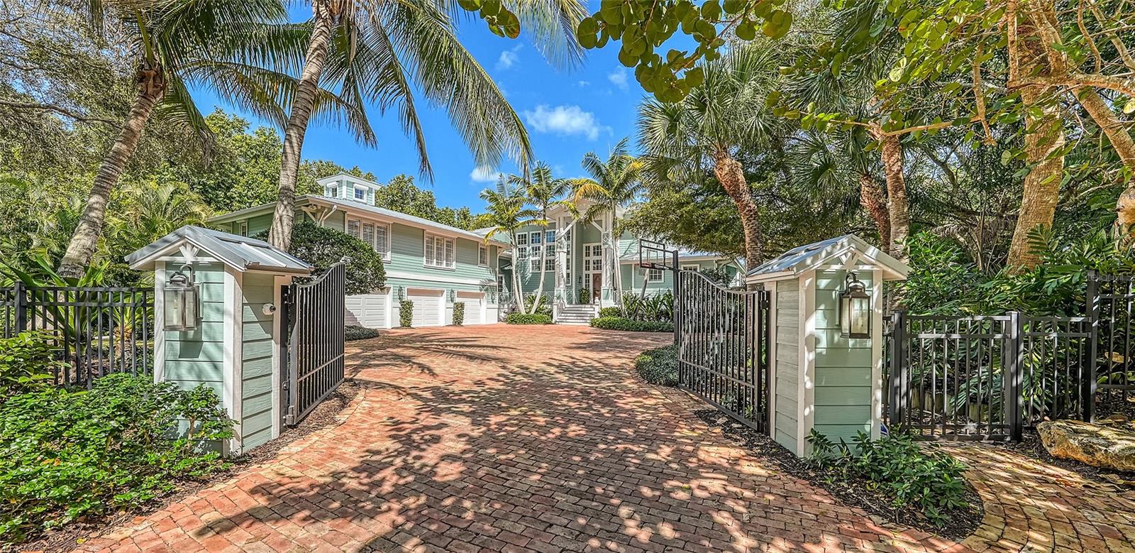 COCOANUT BAYOU - Residential