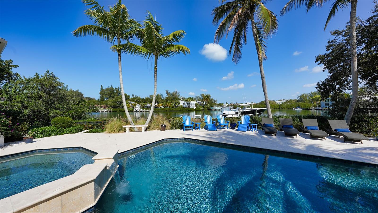 COCOANUT BAYOU - Residential