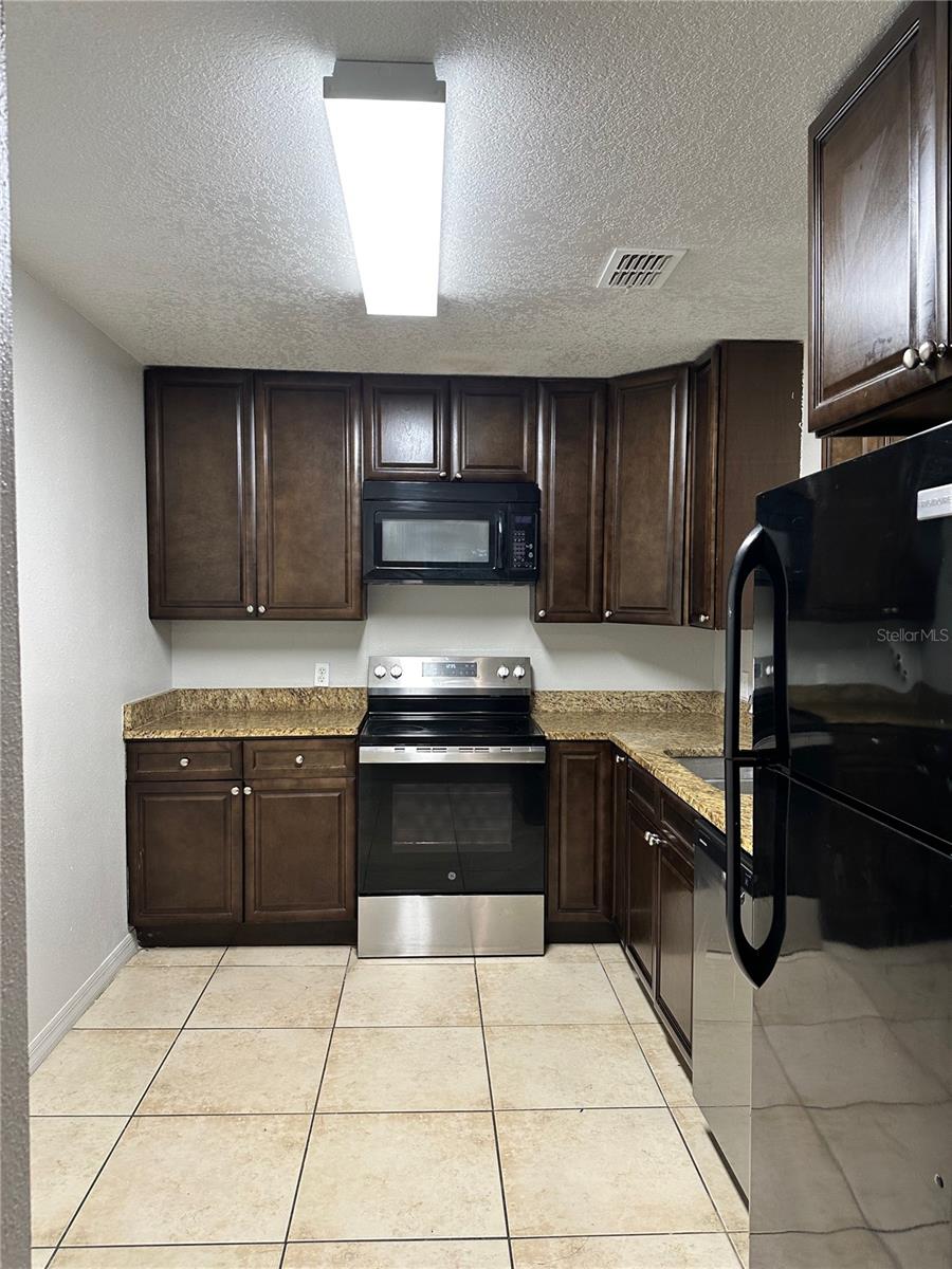 CYPRESS POINTE/LK ORLANDO - Residential Lease