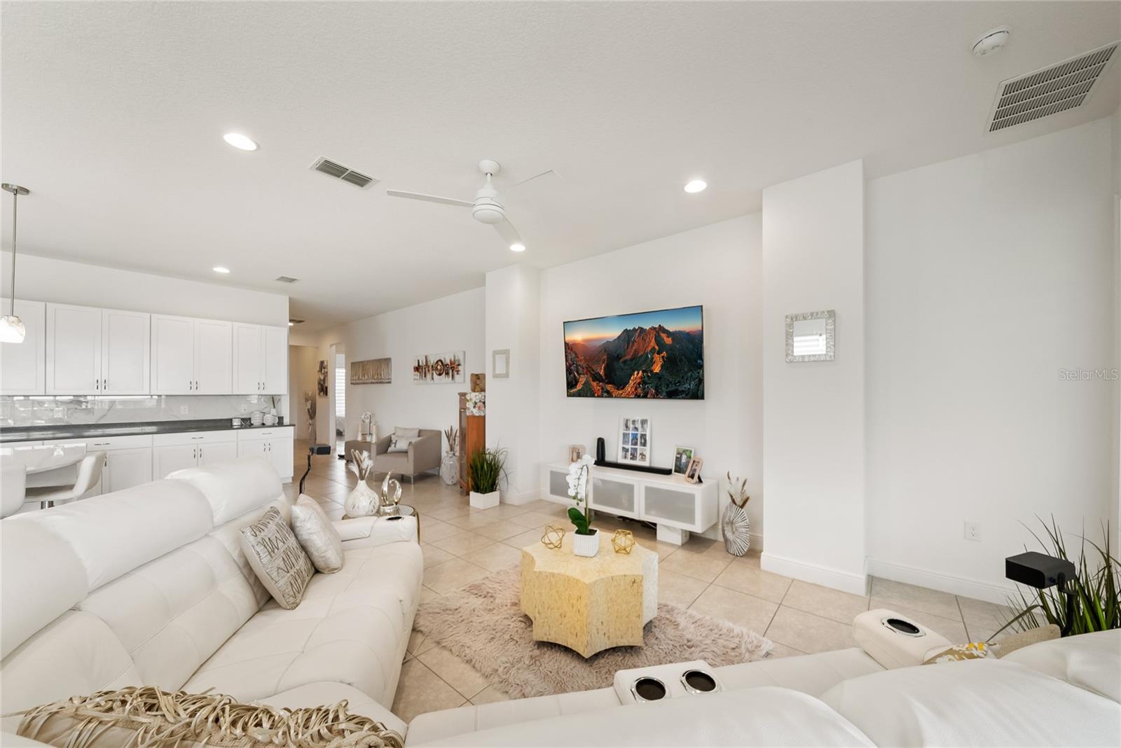 5081 TWIN LAKES BOULEVARD