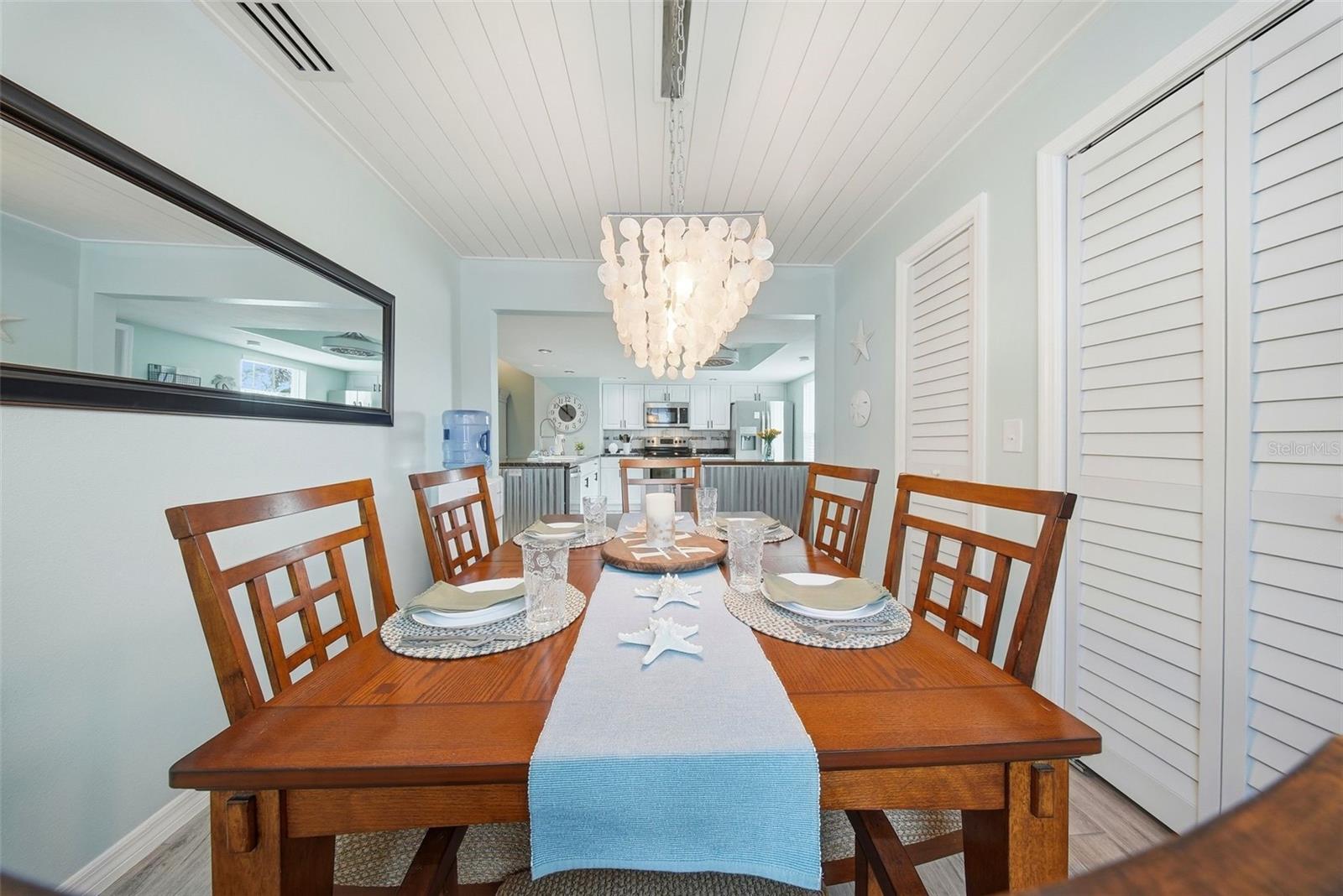 LAKES UNIT II PH I SEC II THE - Residential