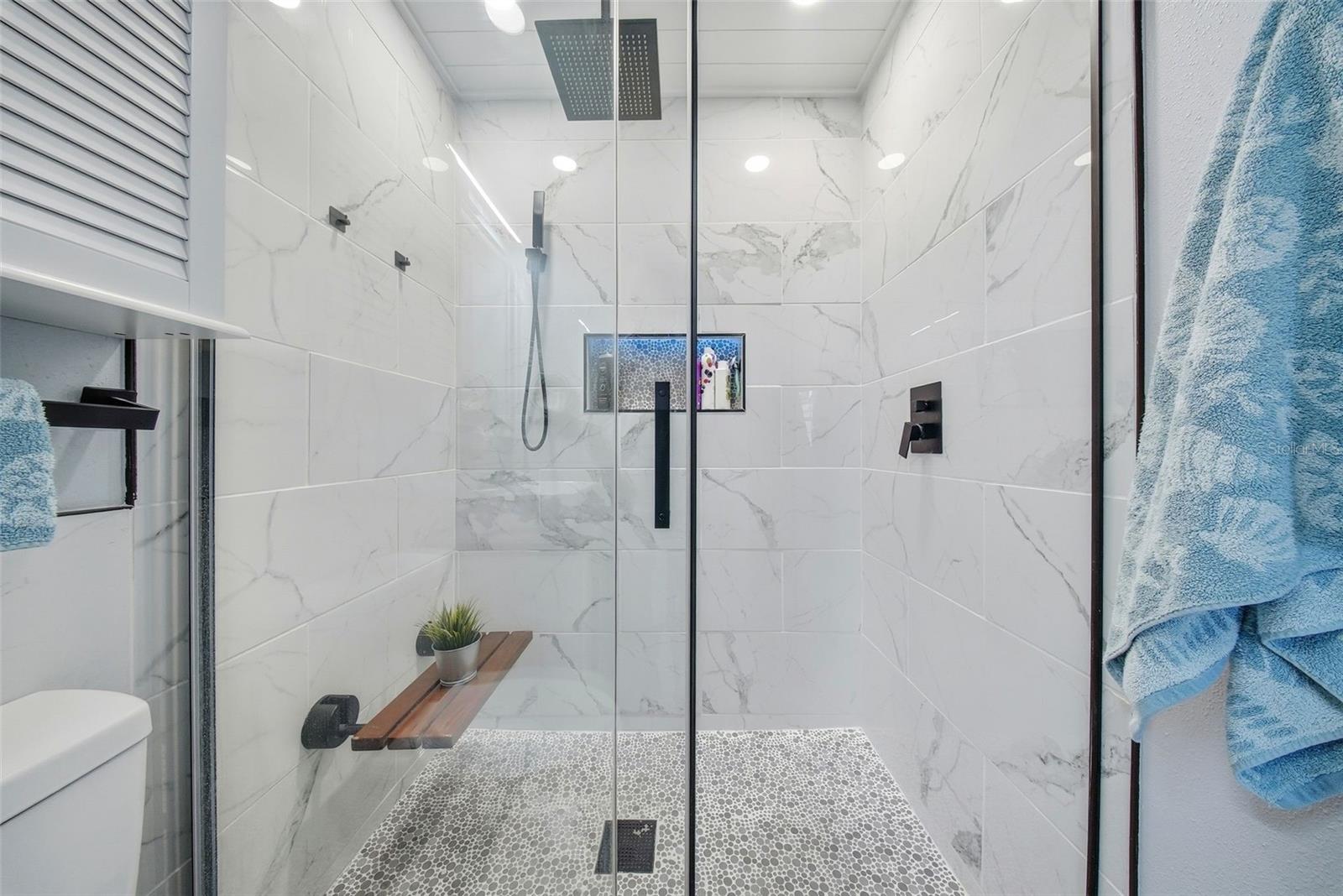 LAKES UNIT II PH I SEC II THE - Residential