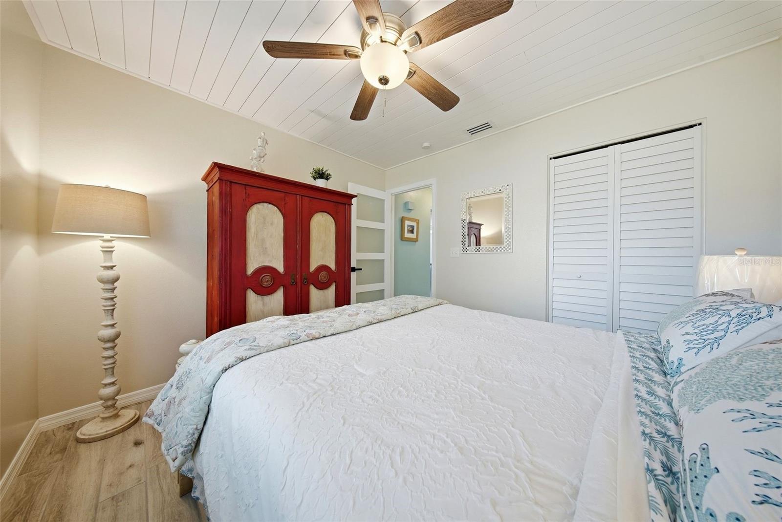 LAKES UNIT II PH I SEC II THE - Residential