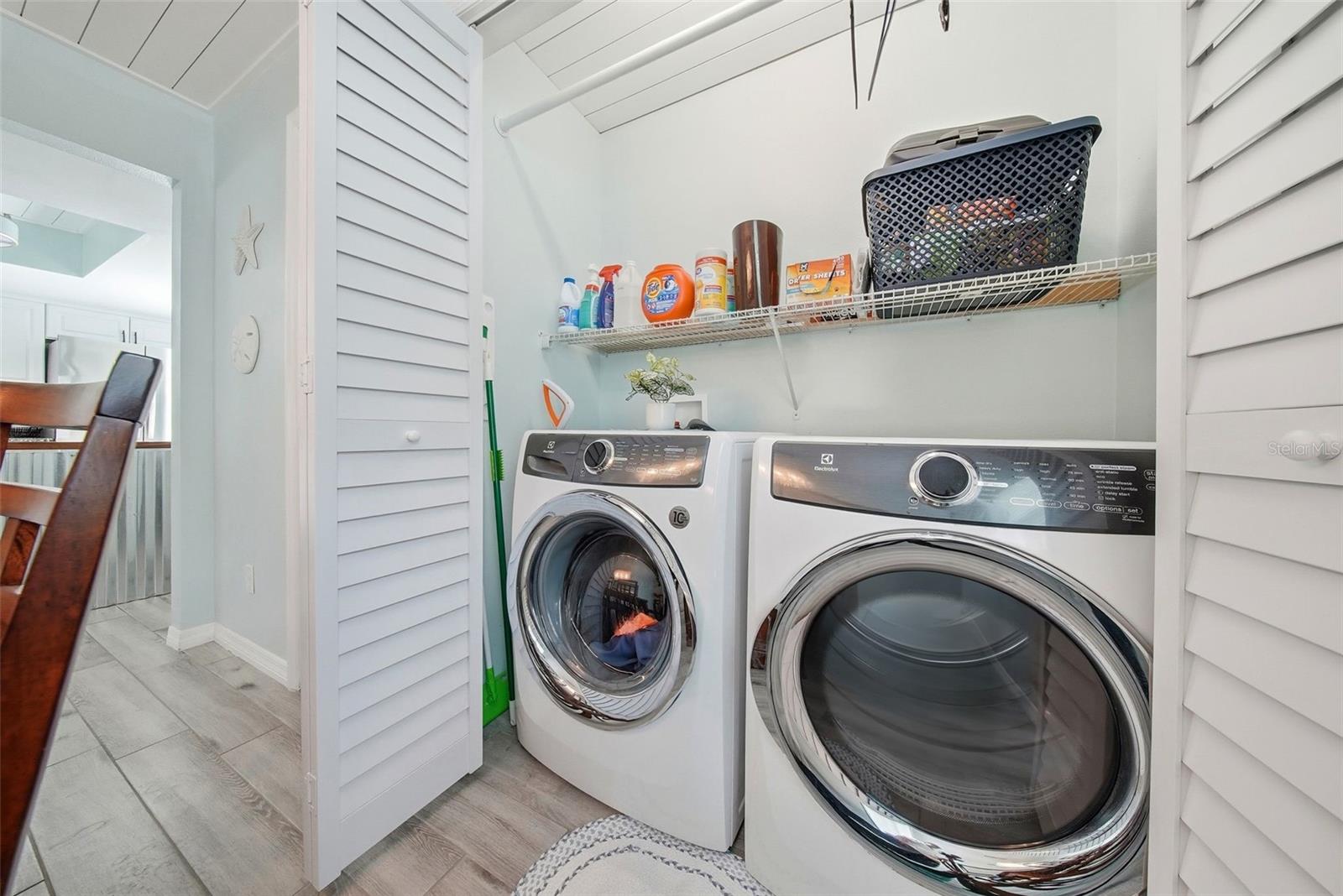 LAKES UNIT II PH I SEC II THE - Residential