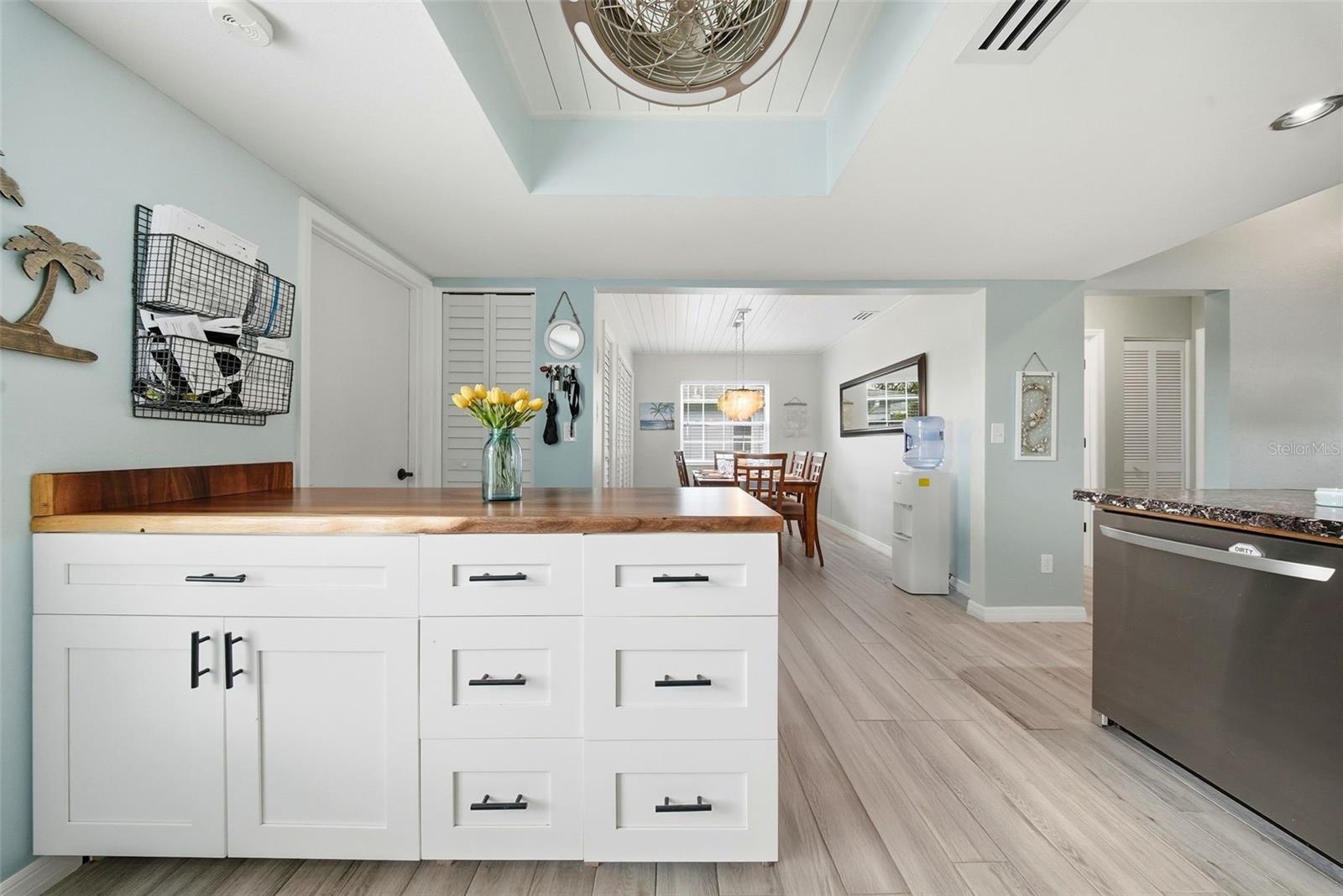 LAKES UNIT II PH I SEC II THE - Residential