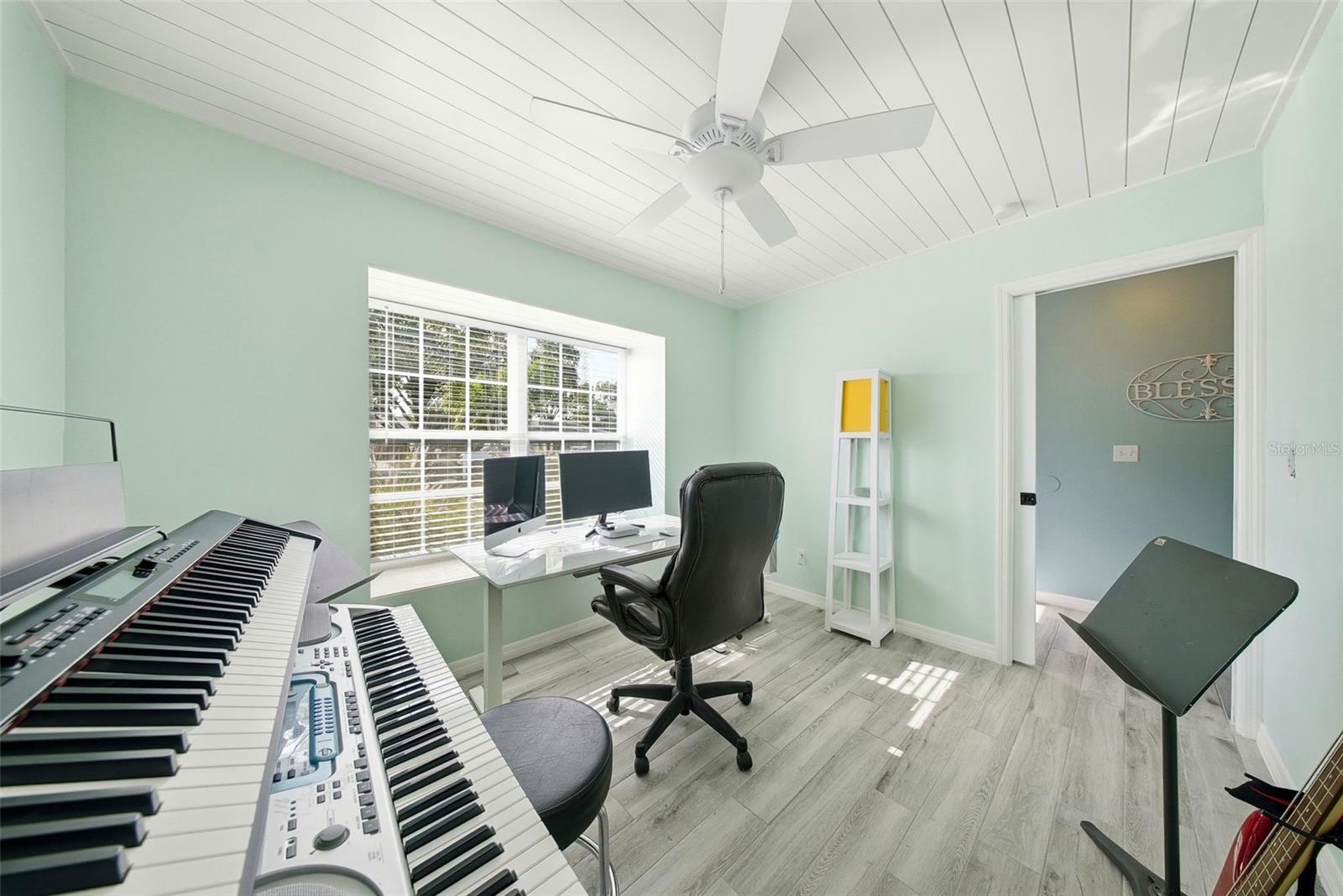 LAKES UNIT II PH I SEC II THE - Residential